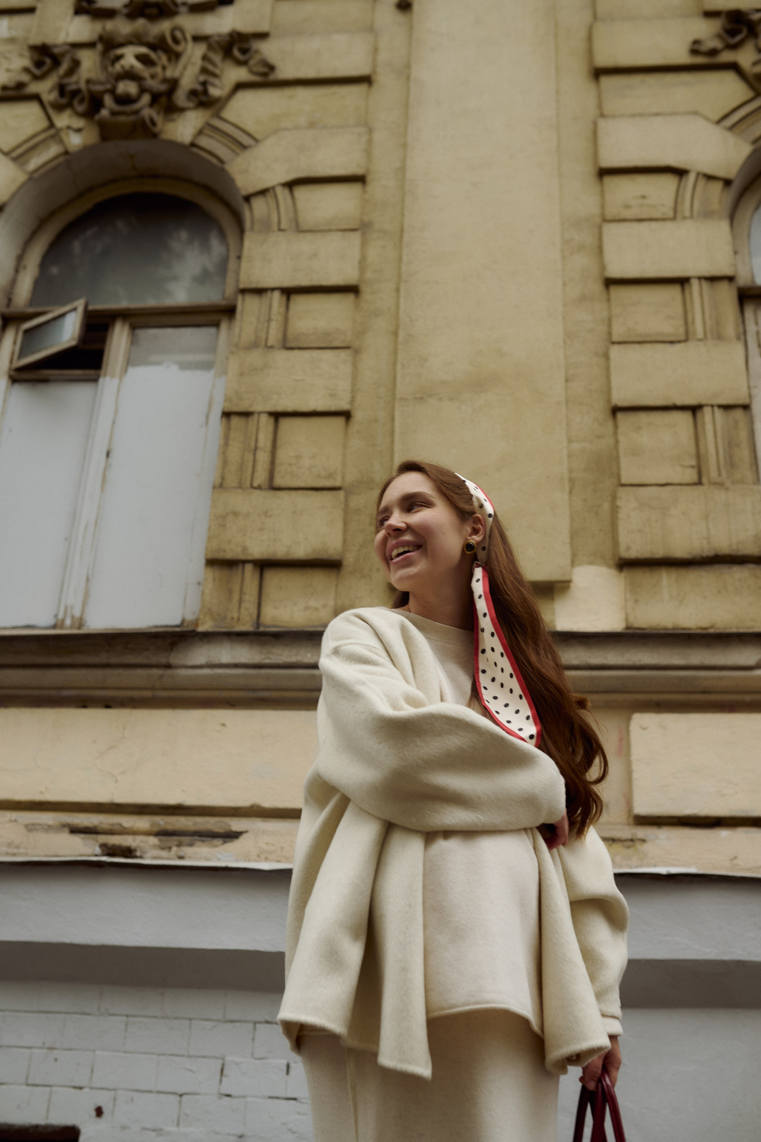 Оля на прогулке по городу. Семейный и свадебный lifestyle-фотограф в Москве Мария Петрова