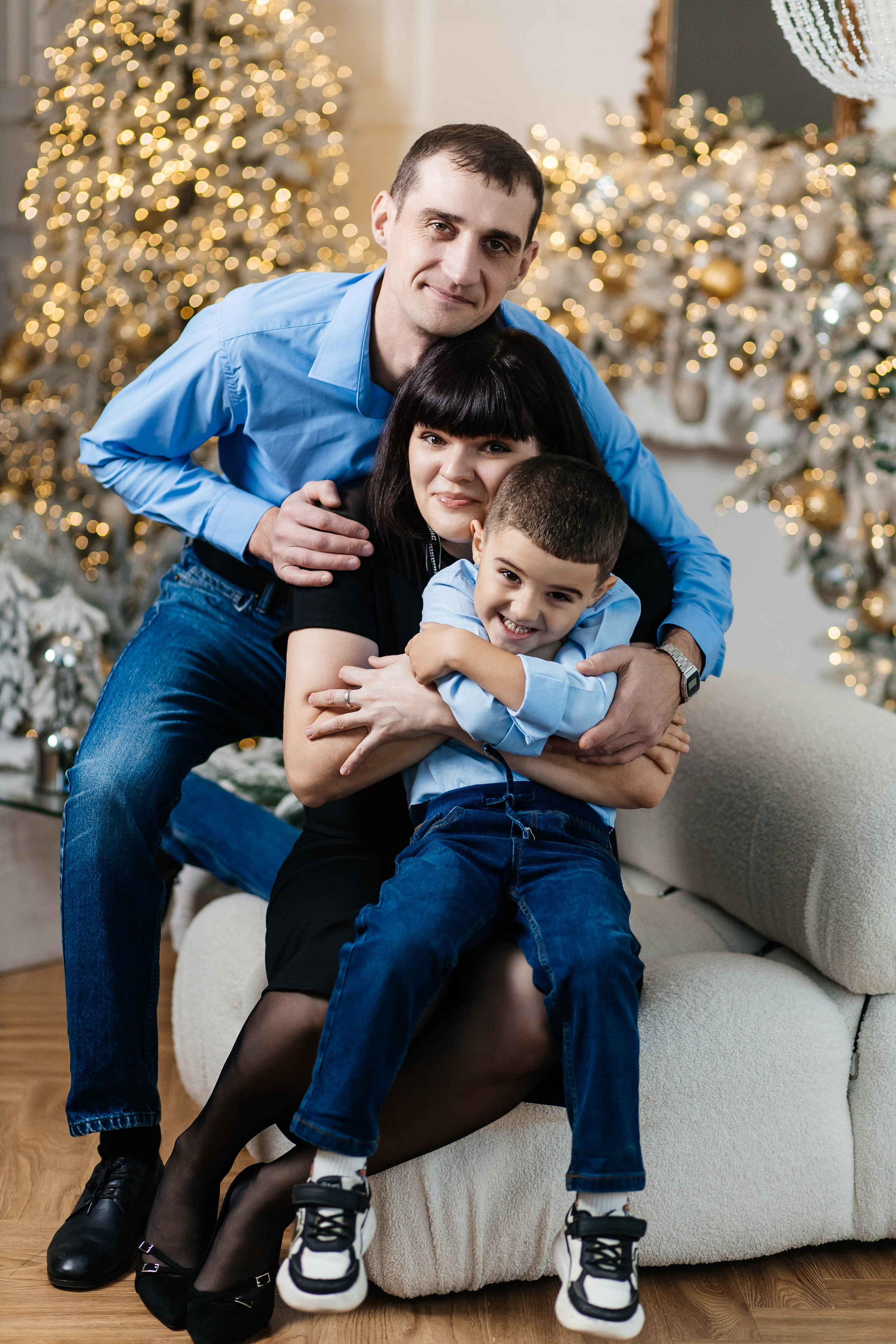 Мария, Валентин и Егорушка НГ 2026. Женский фотограф в Оренбурге Ирина Заводчикова