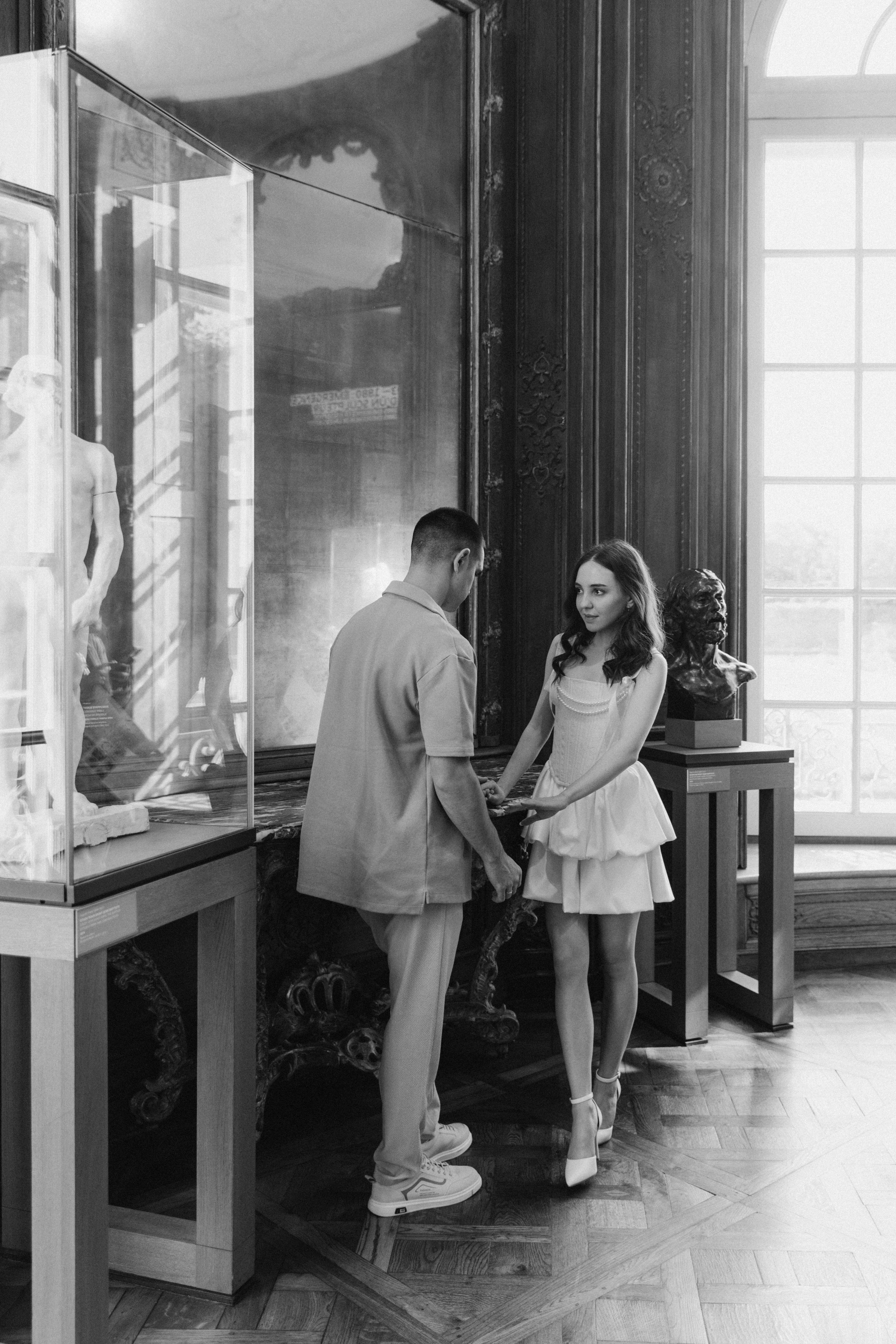 Love is a masterpiece. Photographer in Paris