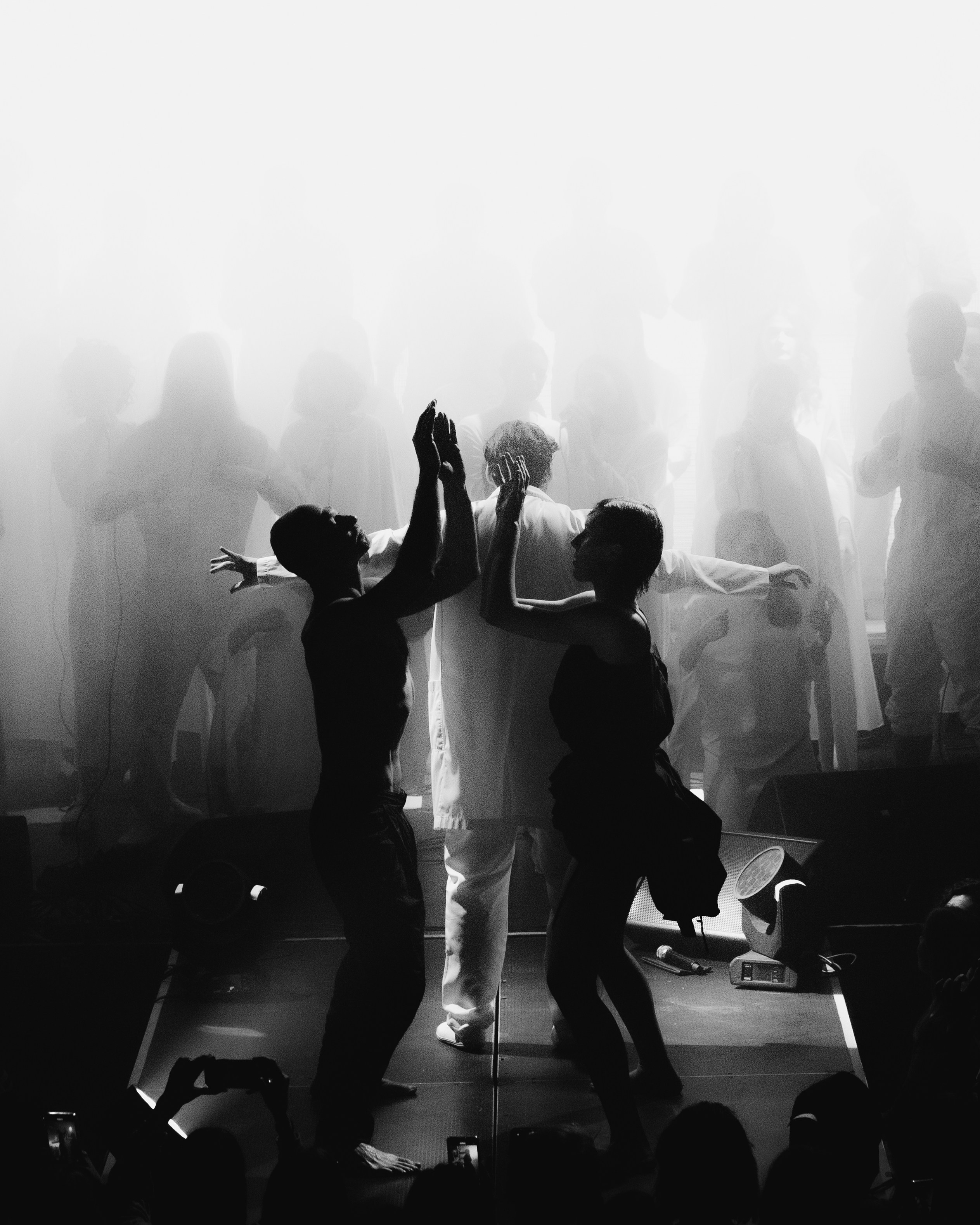 Люди в смирительных рубашках. RUSLAN ROZANOV