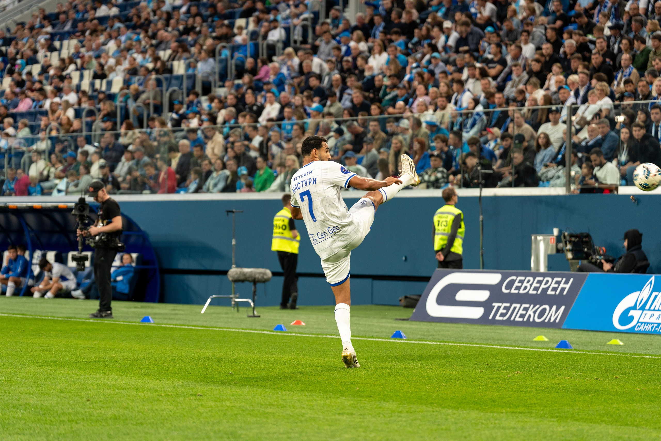 Репортажный спортивный фотограф спорт съемка матча Зенит—Динамо