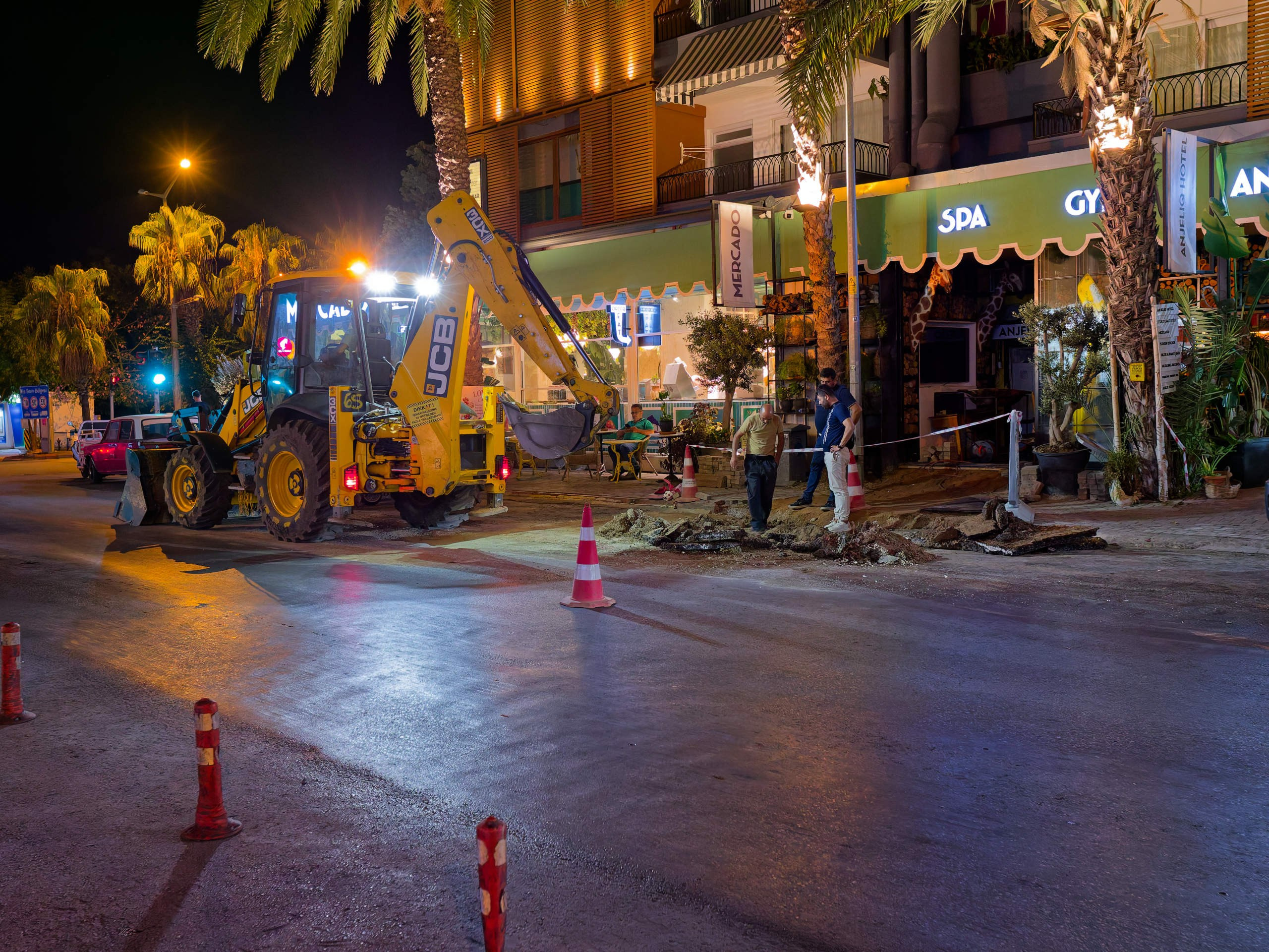 Алания 2025, город, стрит-фото. Избранные фотографии