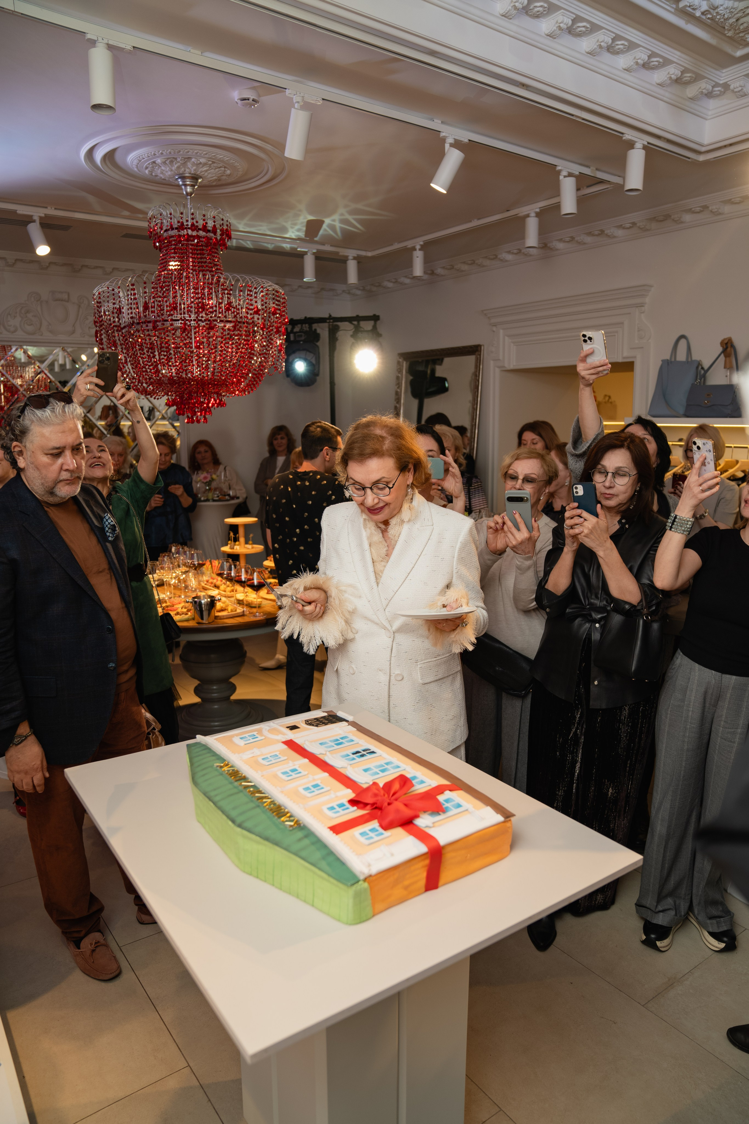 Модельный показ. Занимаюсь профессиональной фотографией и живу рядом с Байкалом. Работаю в разных жанрах