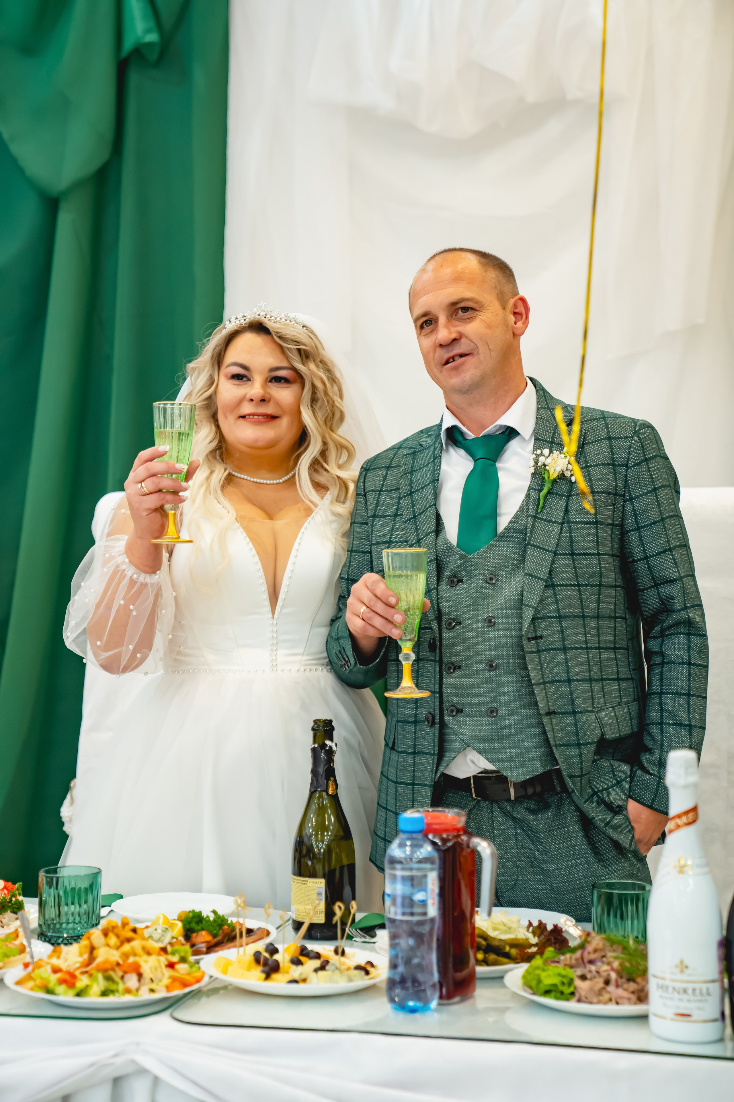 Осенняя Свадьба 2024. Занимаюсь профессиональной фотографией и живу рядом с Байкалом. Работаю в разных жанрах