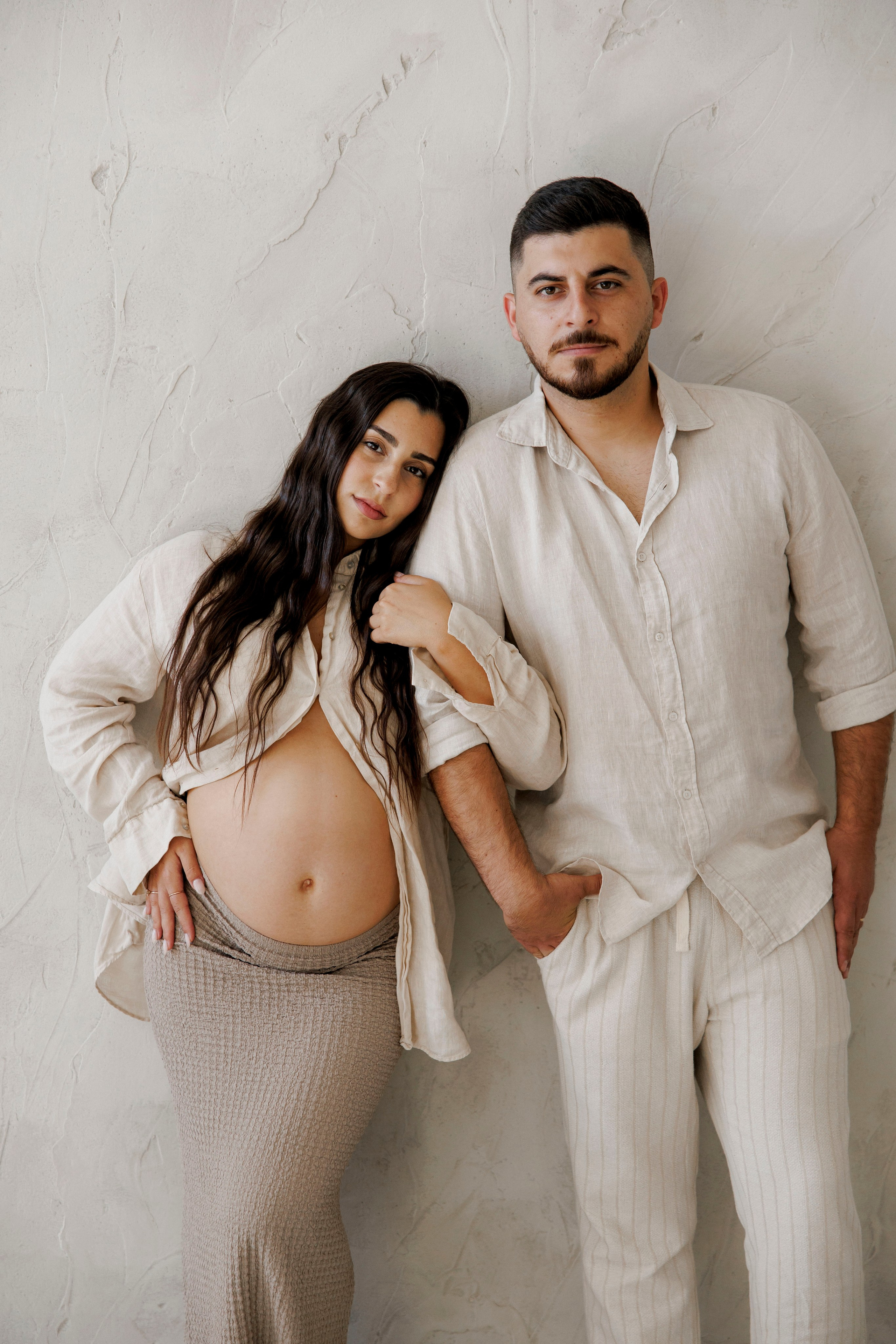 Pregnancy photoshoot inside the Grey Studio. Главная