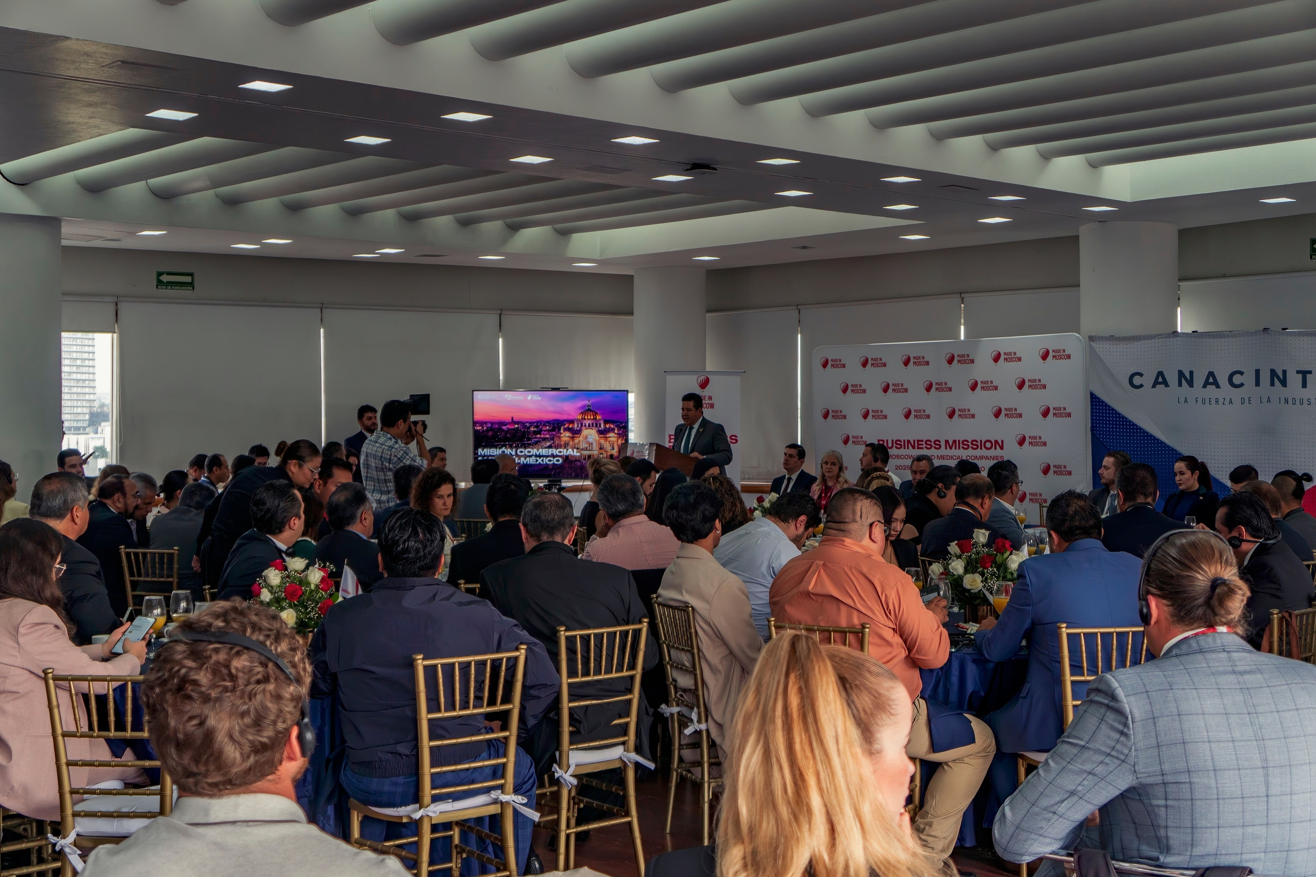 B2B Sessions in CANACINTRA. CDMX Photography | Alex Klenin| Portrait & Event Photographer