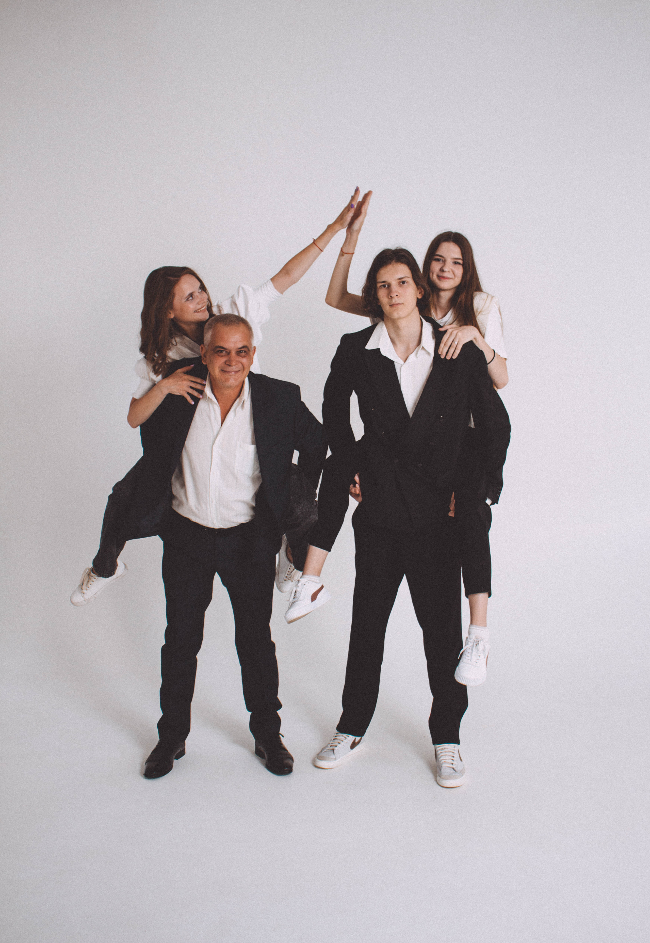 Семейная съёмка в студии. Фотограф Шагалов Михаил