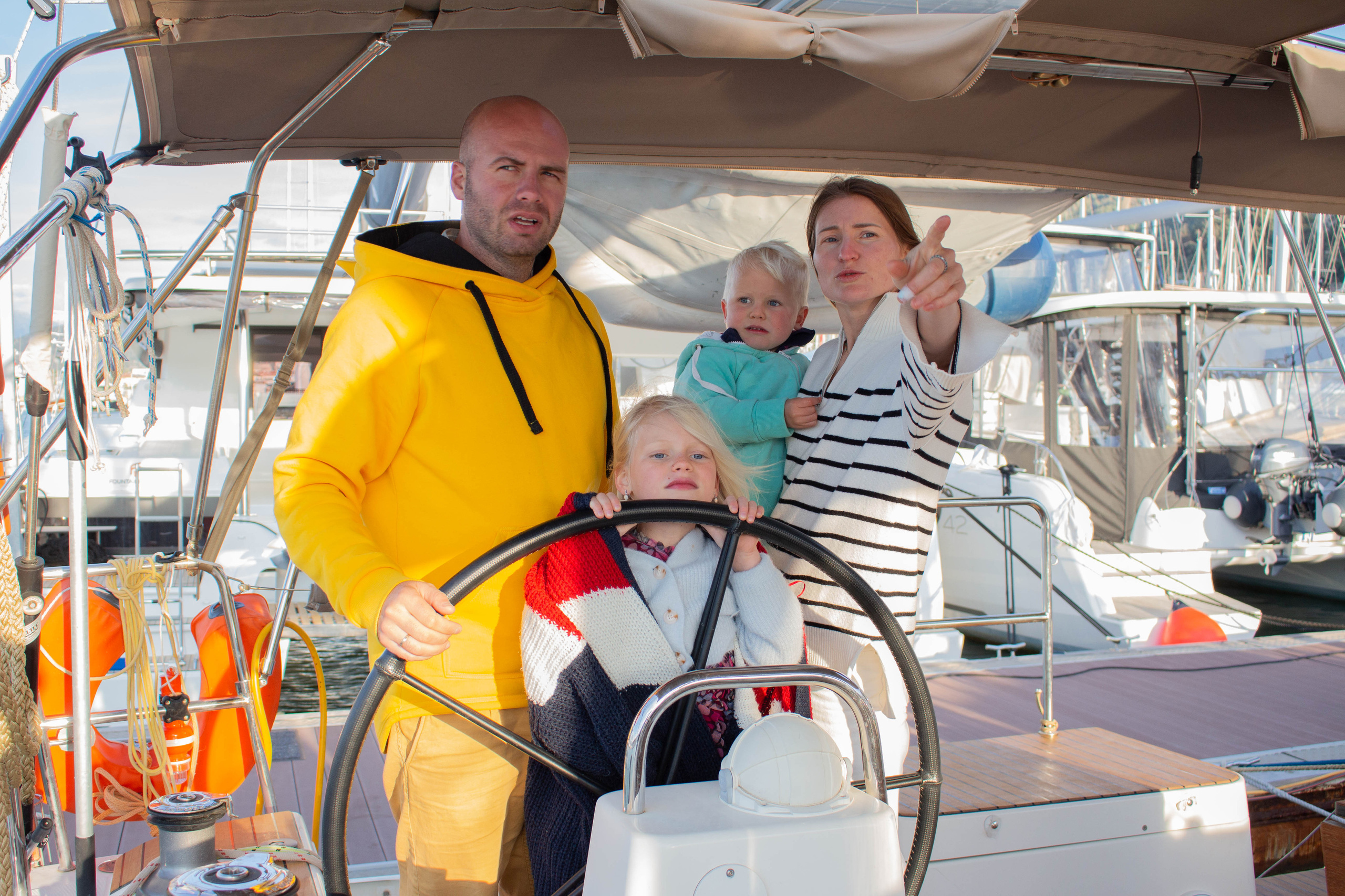 Семейная съёмка на яхте. Фотограф Шагалов Михаил