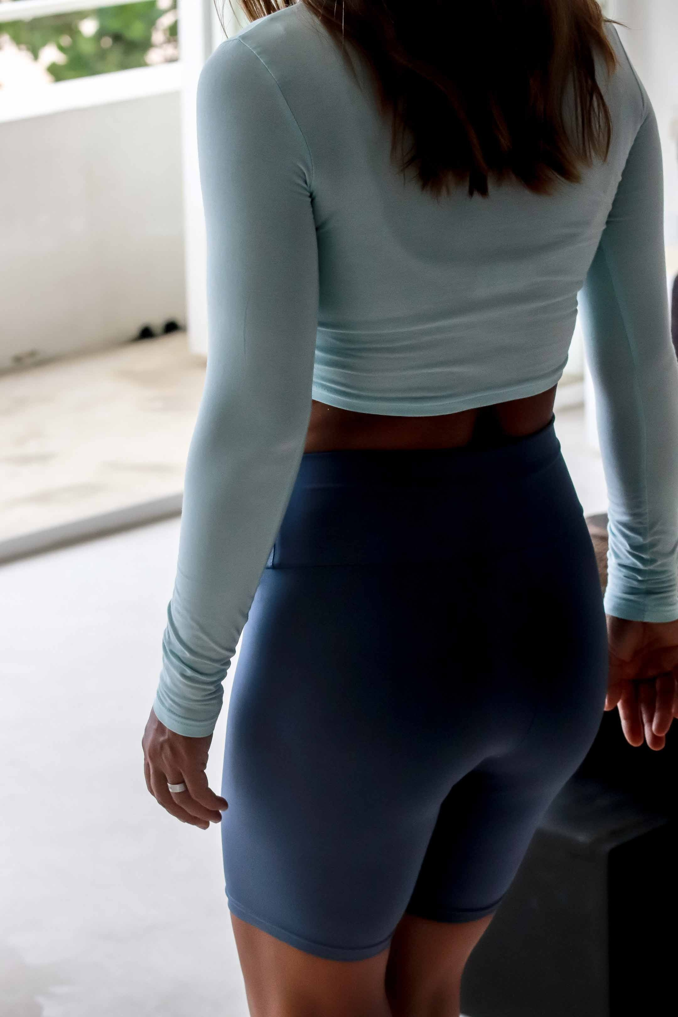 Коллекция спортивной одежды и купальников. Фотограф на Шри-Ланке