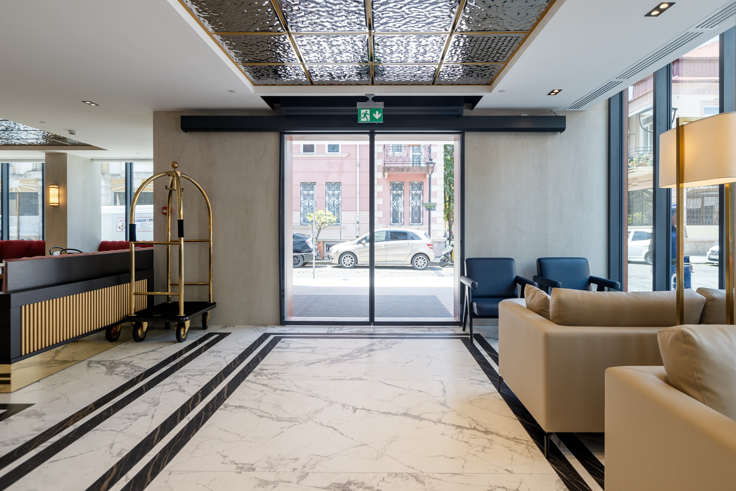 HOTEL PIAZZA EPIGRAPH (BATUMI). Режиссёр, клипмейкер, фотограф — Андрей Охота