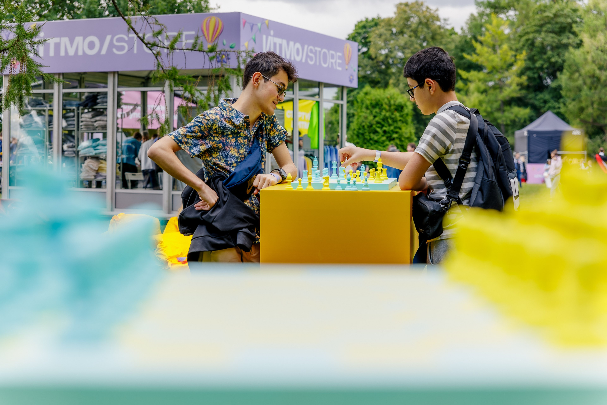 Фоторепортаж: стенд Яндекс Образования на ITMO Family Day 2024. Репортажный фотограф Москва Сергей Мирошников