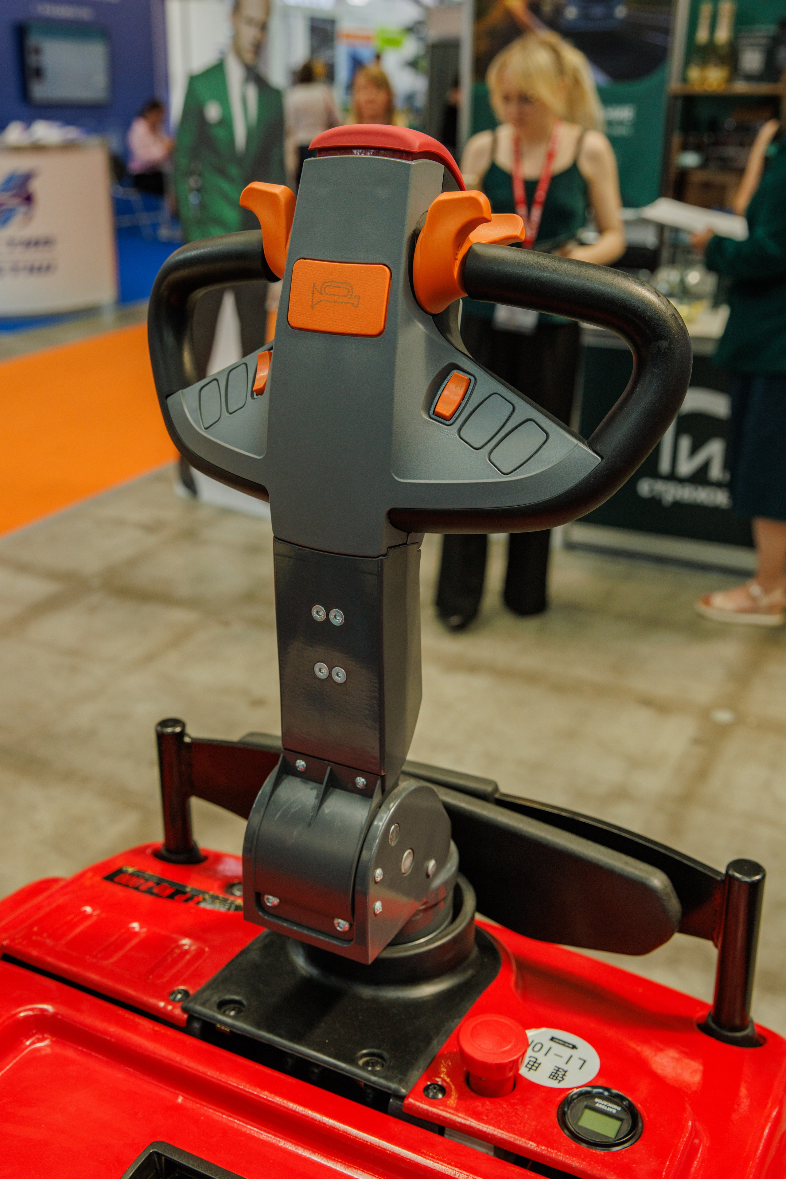 Выставка Спец. Техники. Фотограф Москва Шептаев Артём