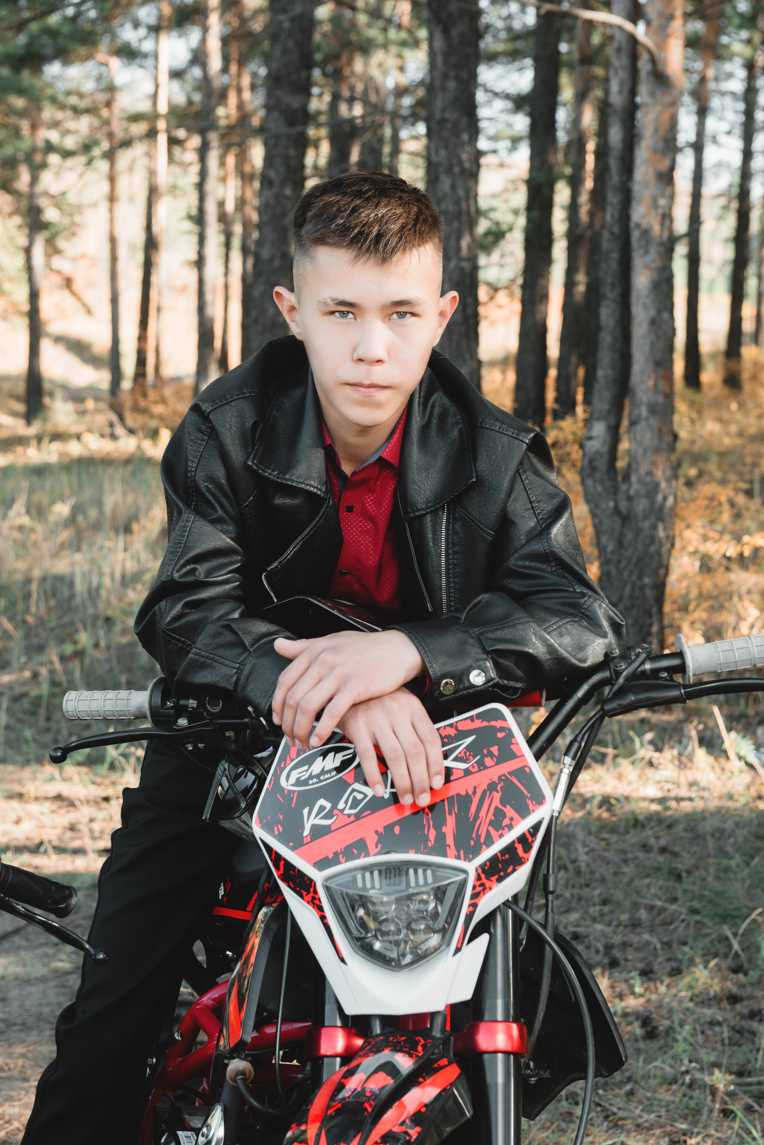 Выпускной фотоальбом для средней школы. Фотограф Эллина Дар г. Улан-Удэ