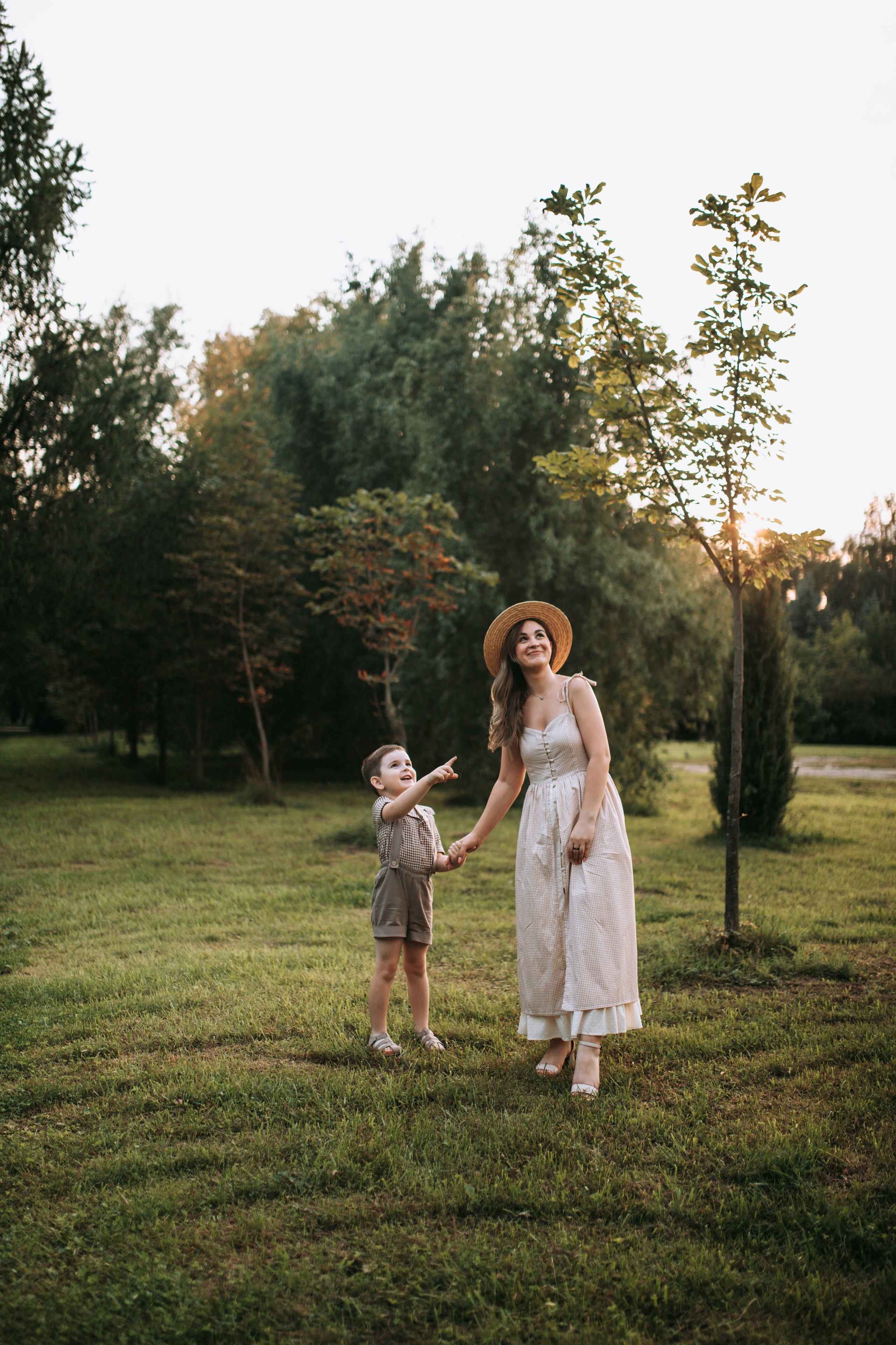 Весёлая прогулка вместе с мамой. Свадебный и семейный фотограф в Нижнем Новгороде