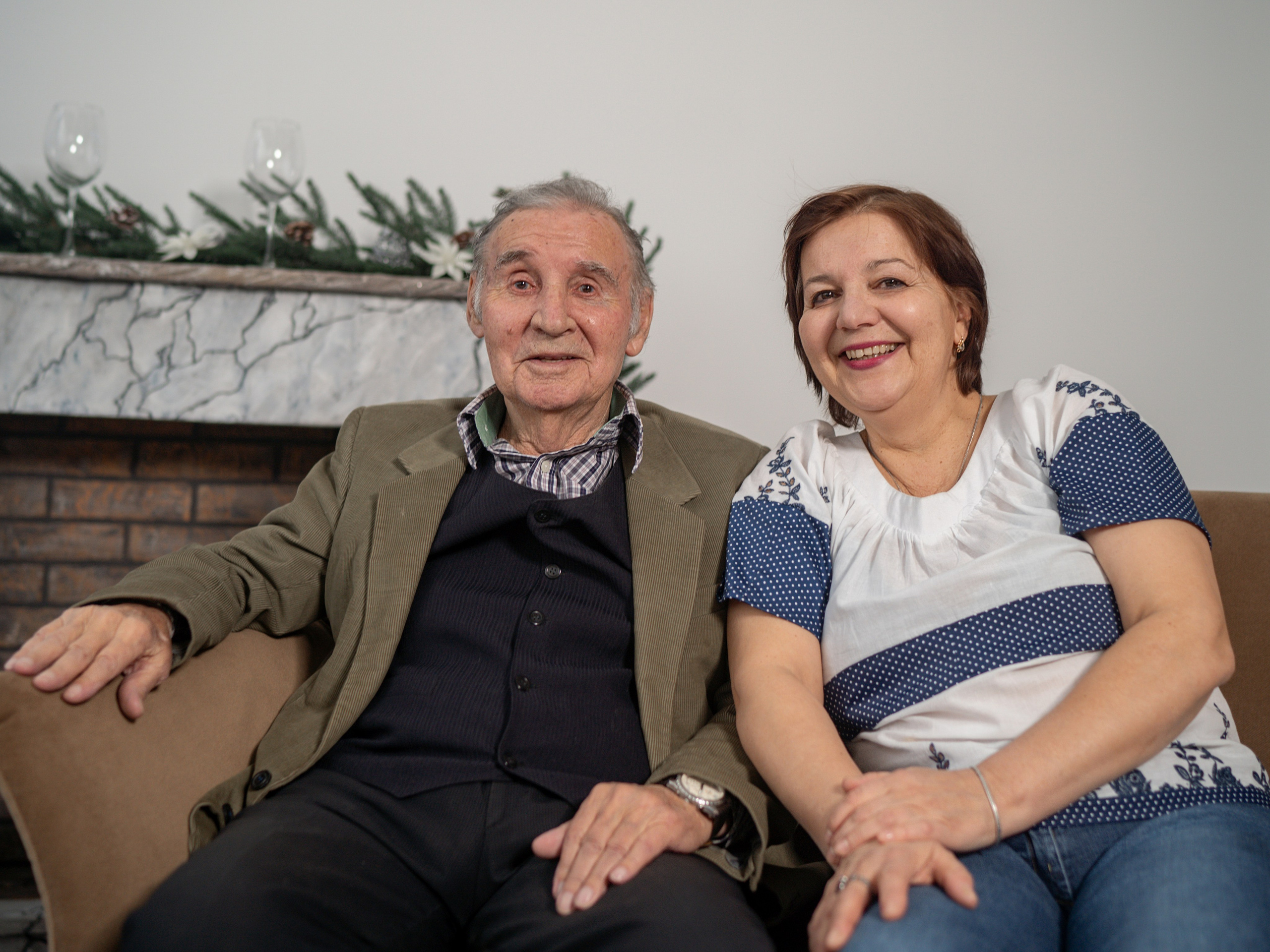 С бабушками. Фотограф Зинаида Евдокимова