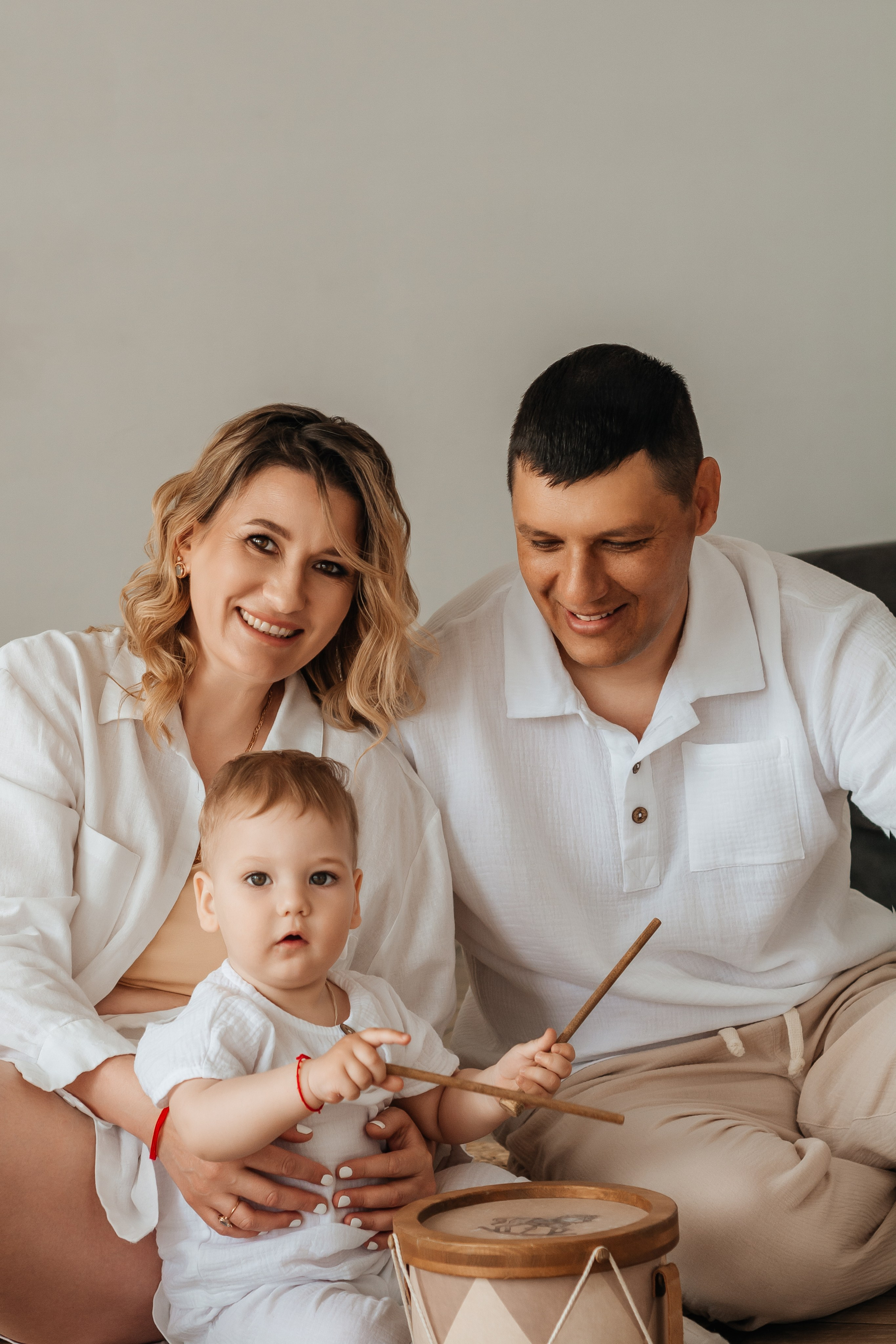 Фотосессия годика минимализм. Семейный и детский фотограф Кущ Наташа