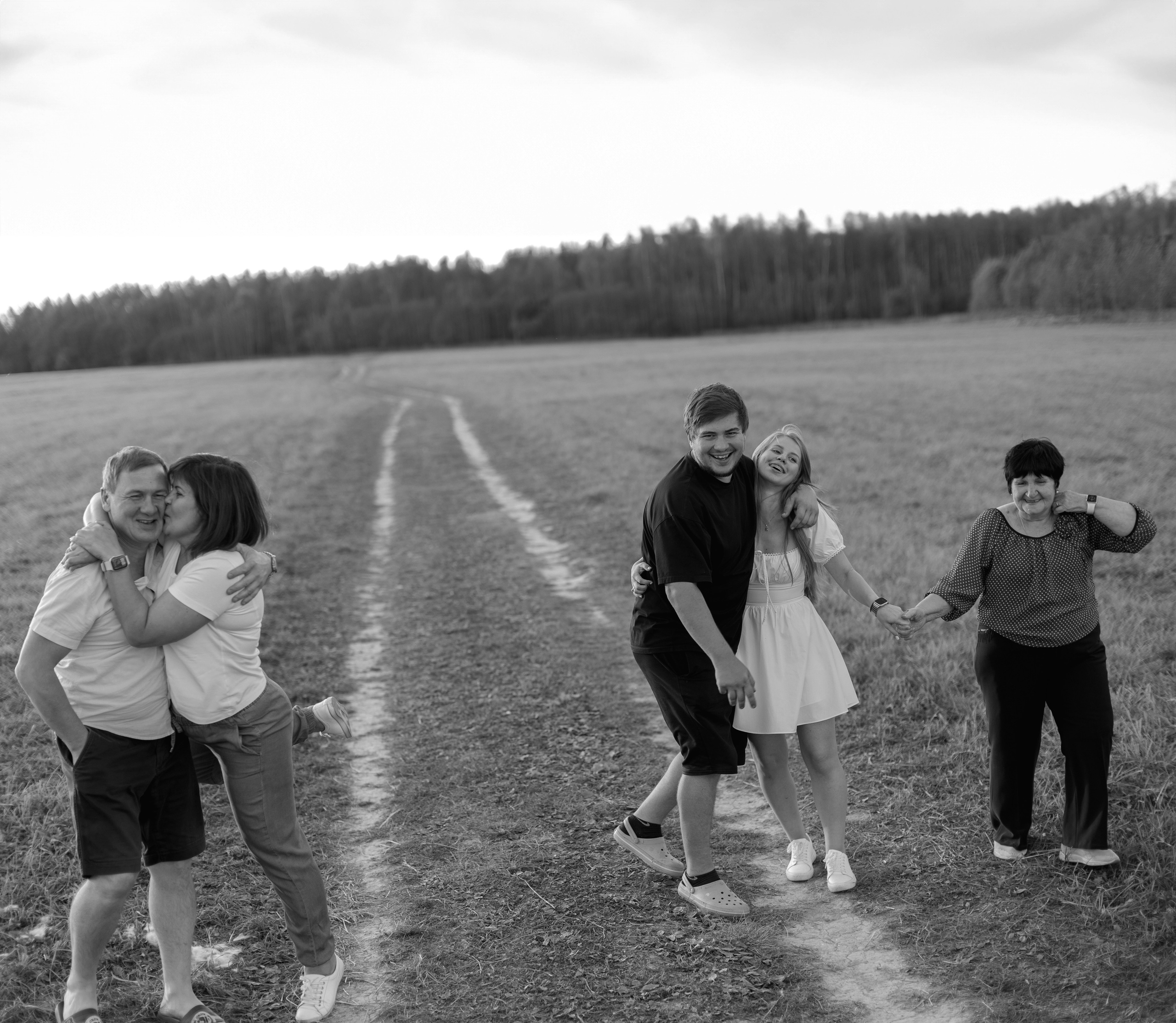Юбилей в поле. Детский и семейный фотограф Зоя Павкина