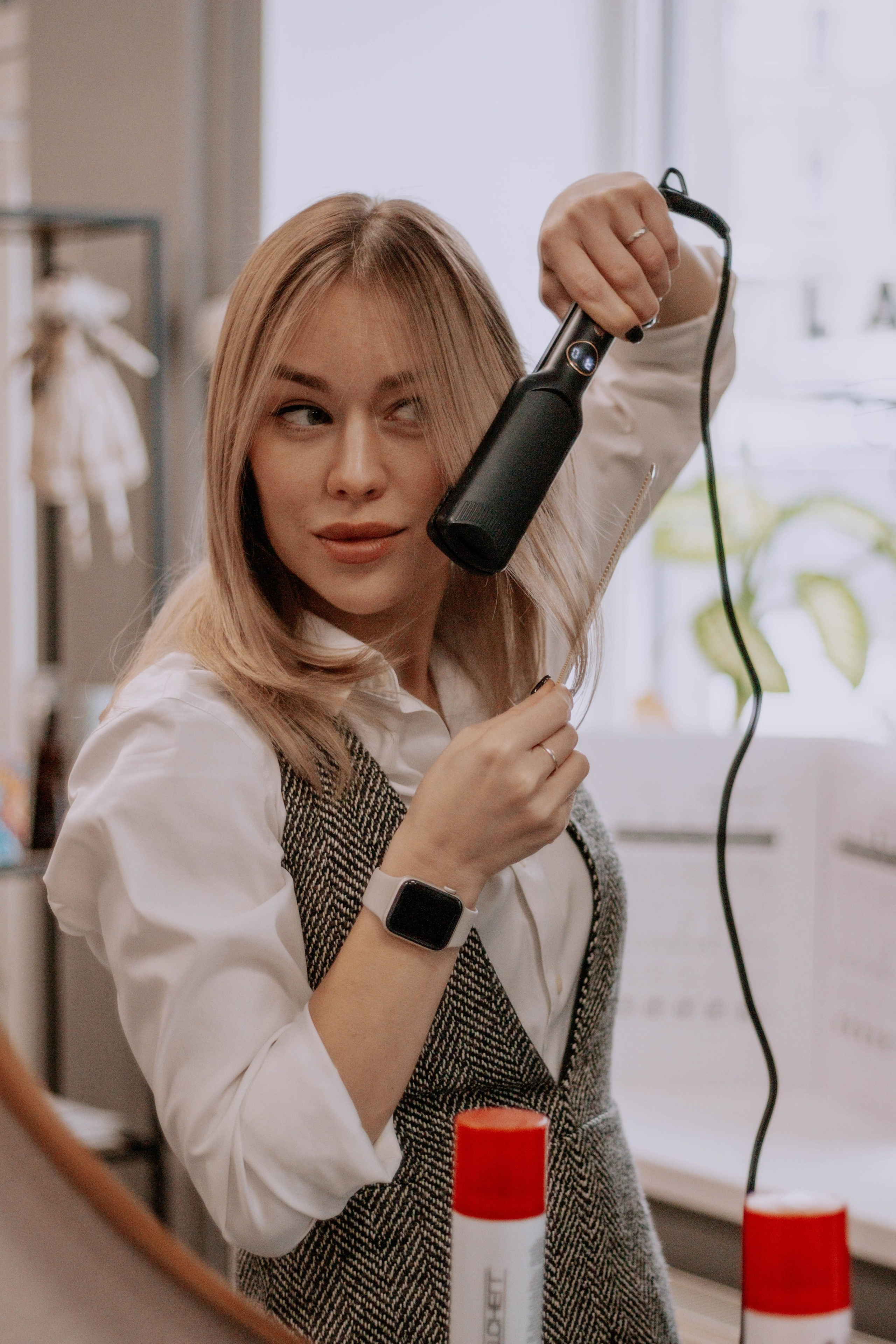 Настя- стилист по волосам. Бережно сохраняю ваши чувства и истории на своих фотографиях