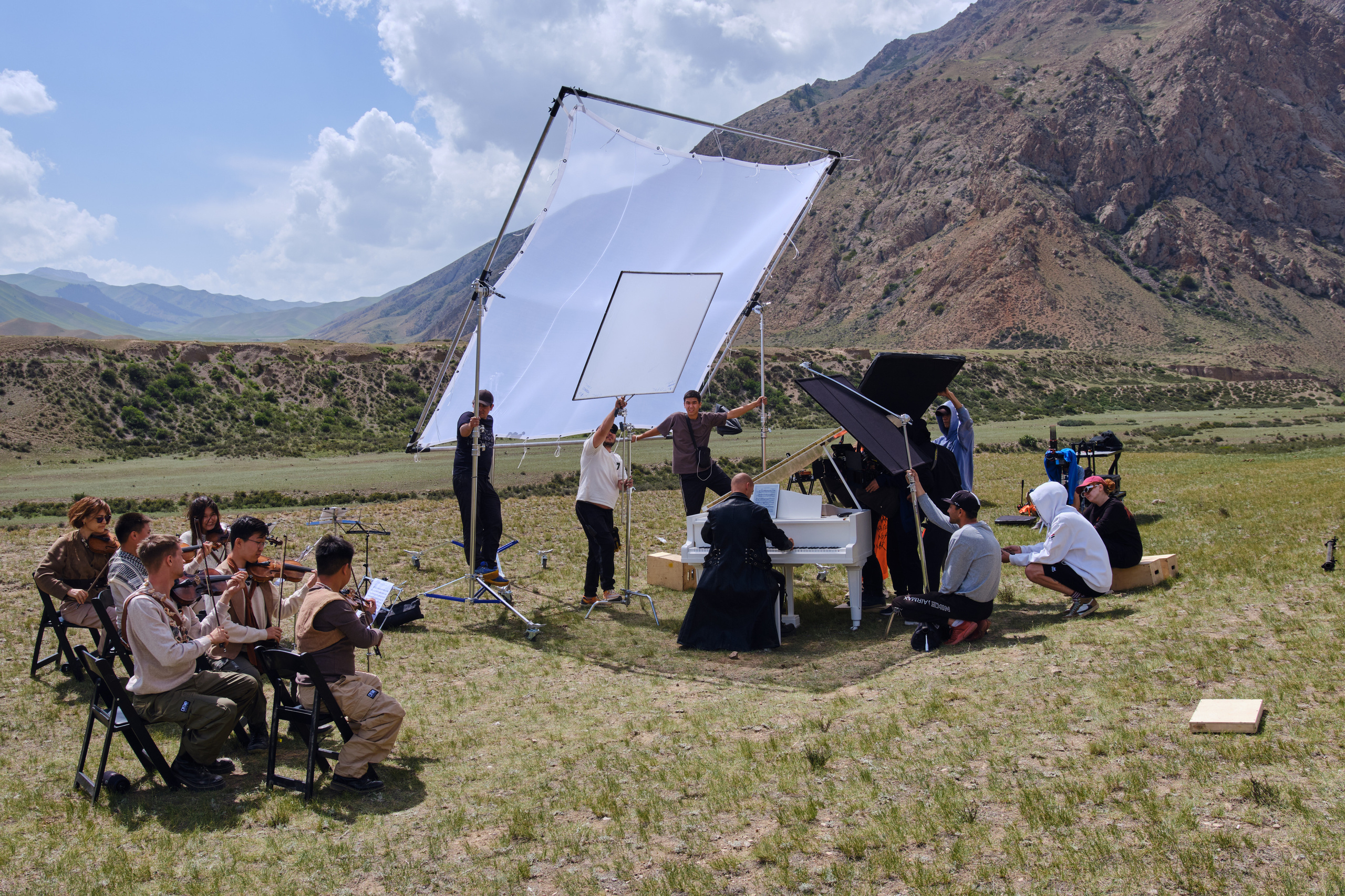 Оркестр в горах Кыргызстана. Коммерческий, репортажный фотограф в Москве Лейла Мару