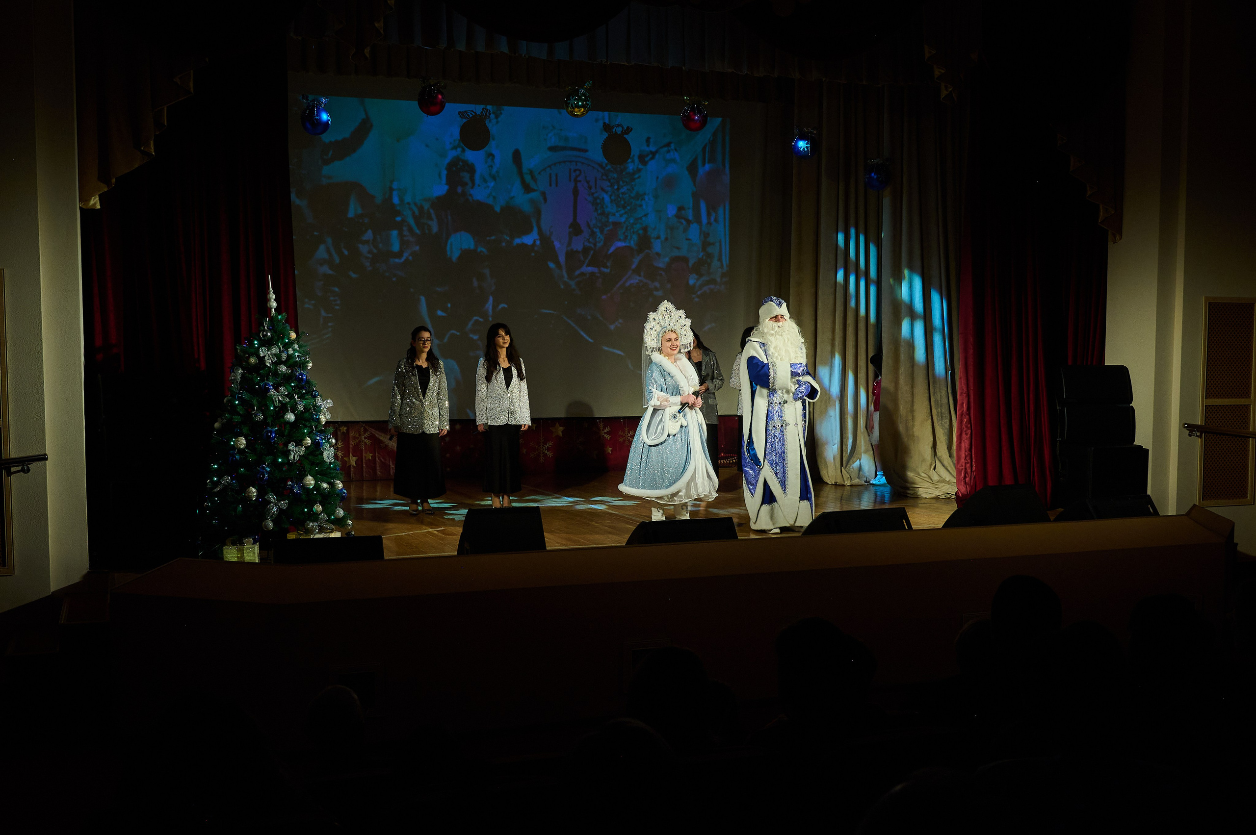 Концерт НГ В ДК. Жизнь курорта Кабардинка в фотографиях