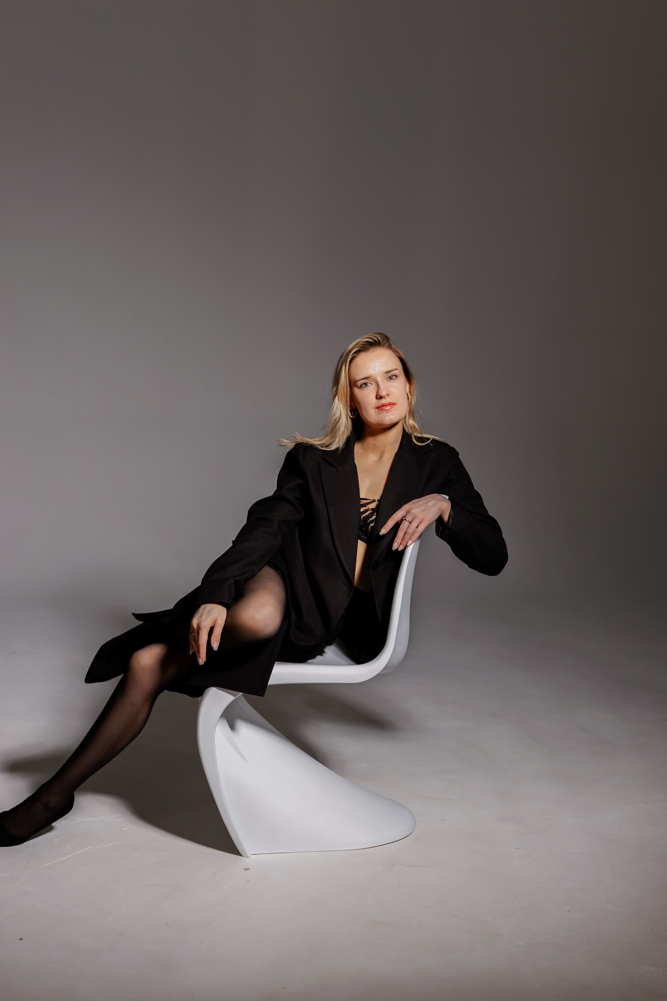 Фотосессия в студии Валерия. Женский фотограф в Орске Новотроицке Динара Долганова