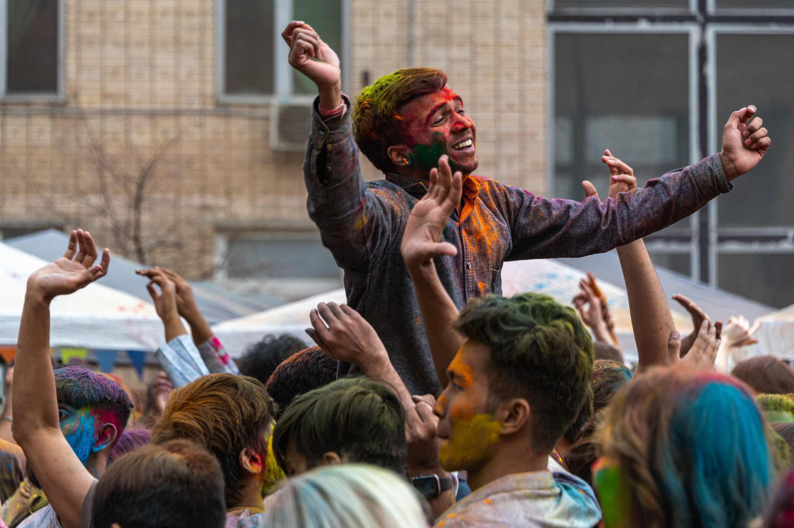 Праздник Холи в Москве. Фотограф Роман Адлер