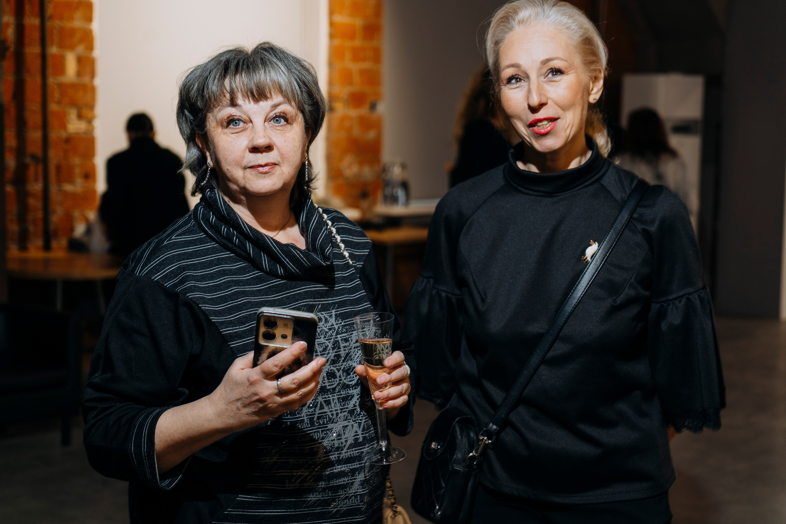 Вернисаж фотовыставки MFamilia «Гармония различий». Организация фотовыставок в Петербурге и Москве, MFamilia (МФамилия)