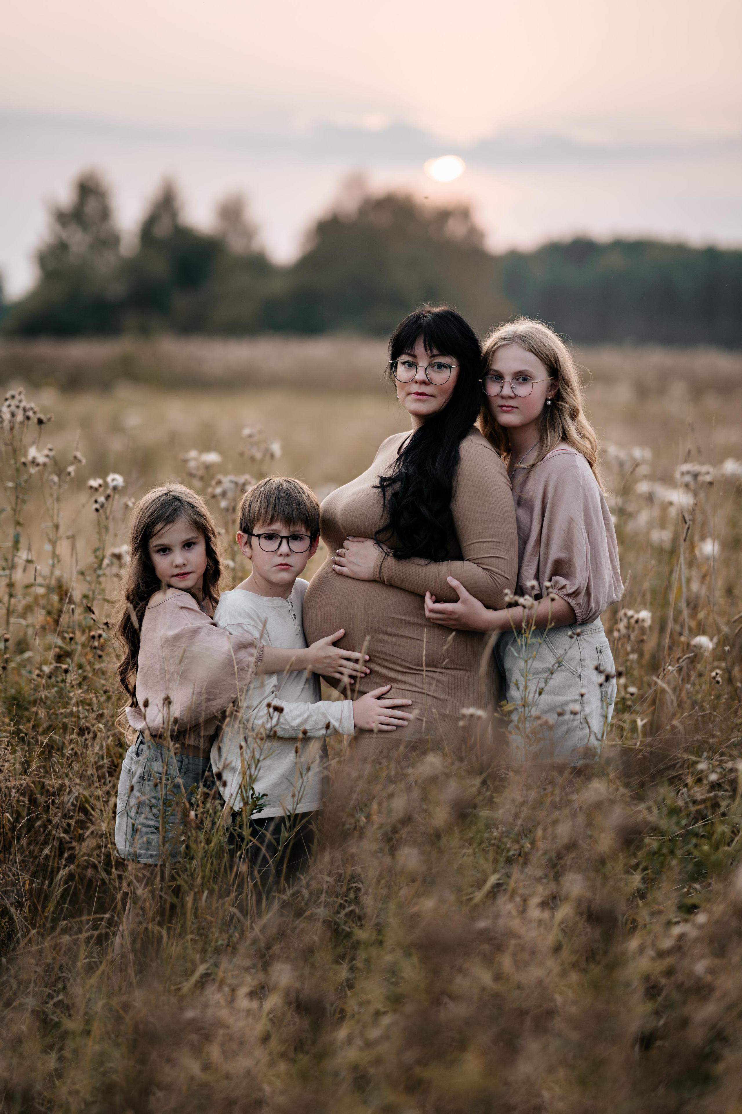 Фотосессия беременности на природе. Снимки семьи в ожидании. Фотосессия новорожденных в Москве — newborn фотограф Елена Виниченко