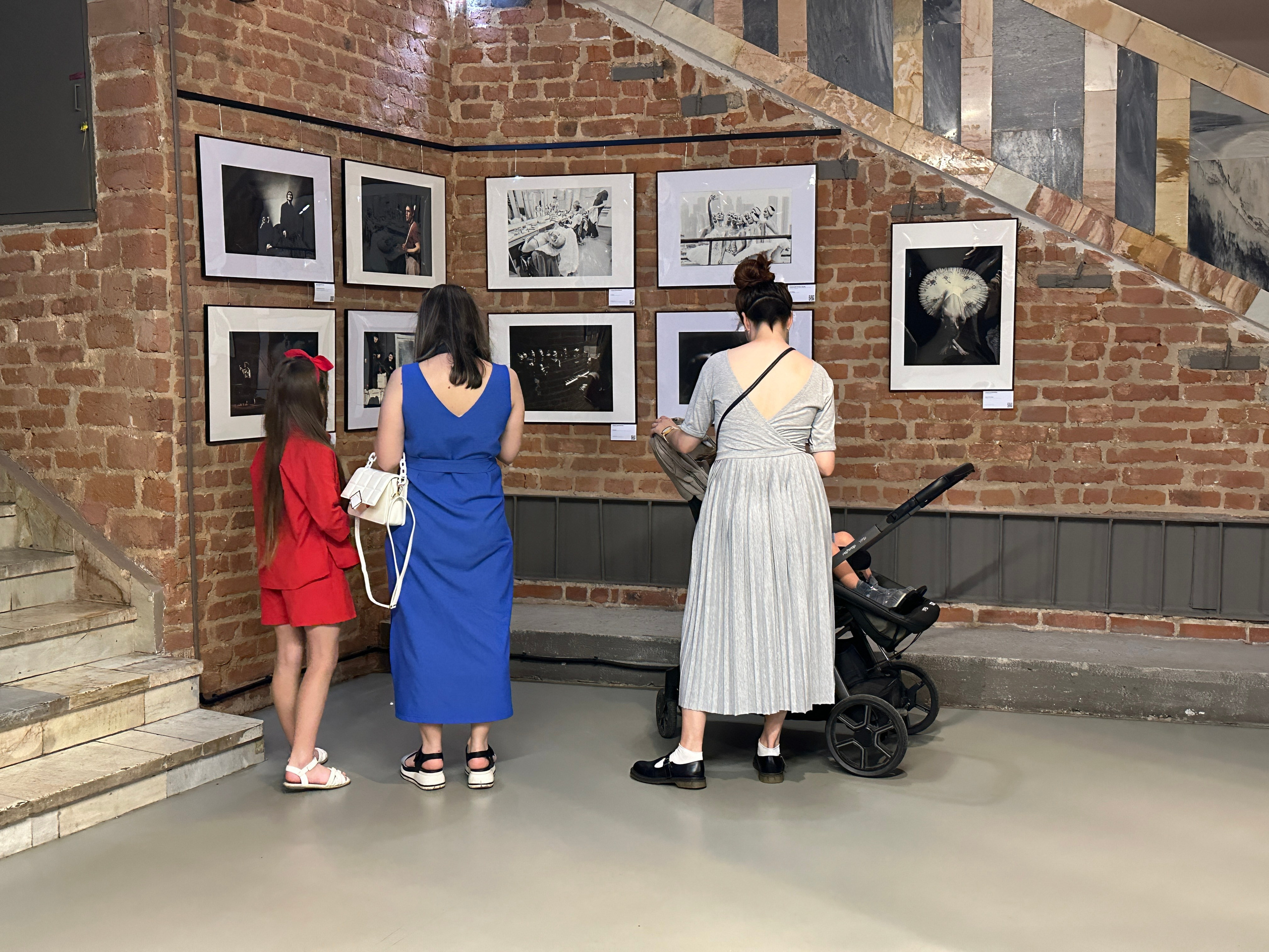 МОЛОДОЙ ТЕАТР. Reportage, architectural, fine art photographer Lena Melnikova in Moscow