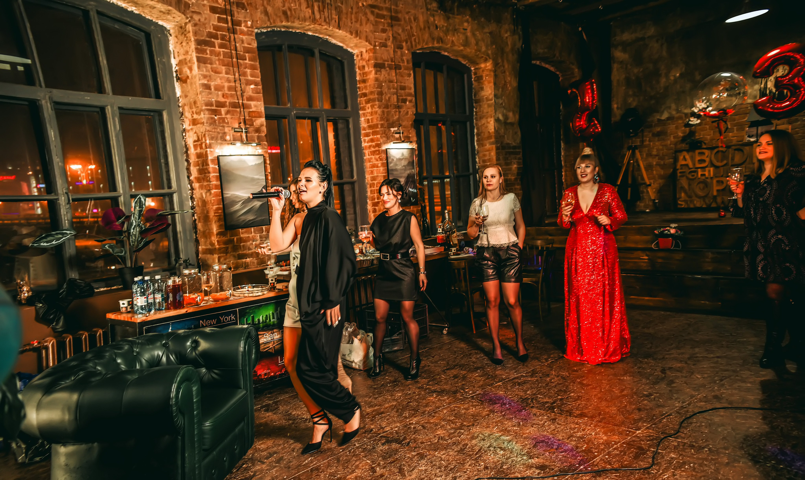 Тематическая вечеринка на юбилей 35 лет. Свадебный, семейный, детский, контент фотограф в Омске Максим Ильин