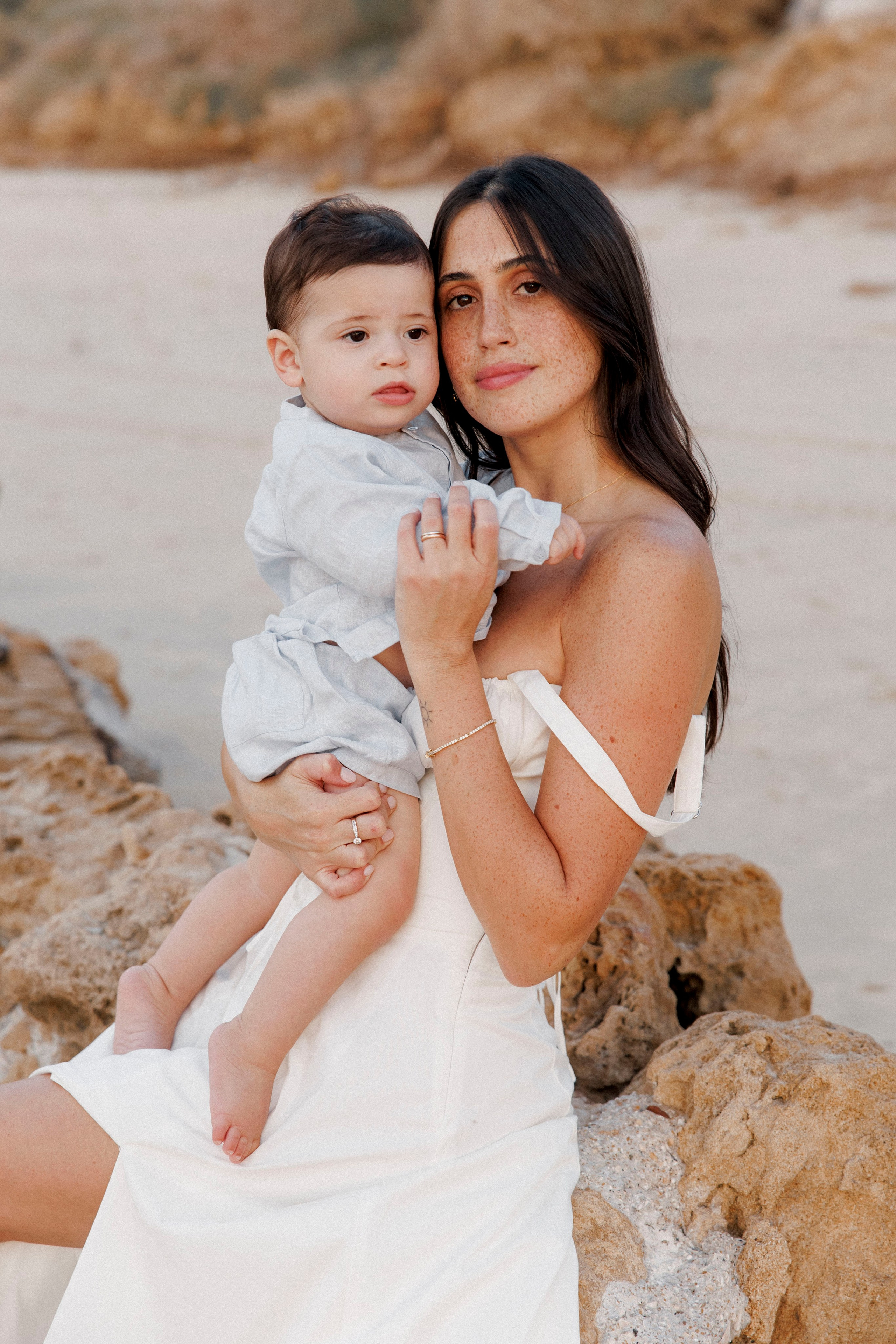 First year family photos near the sea. Главная