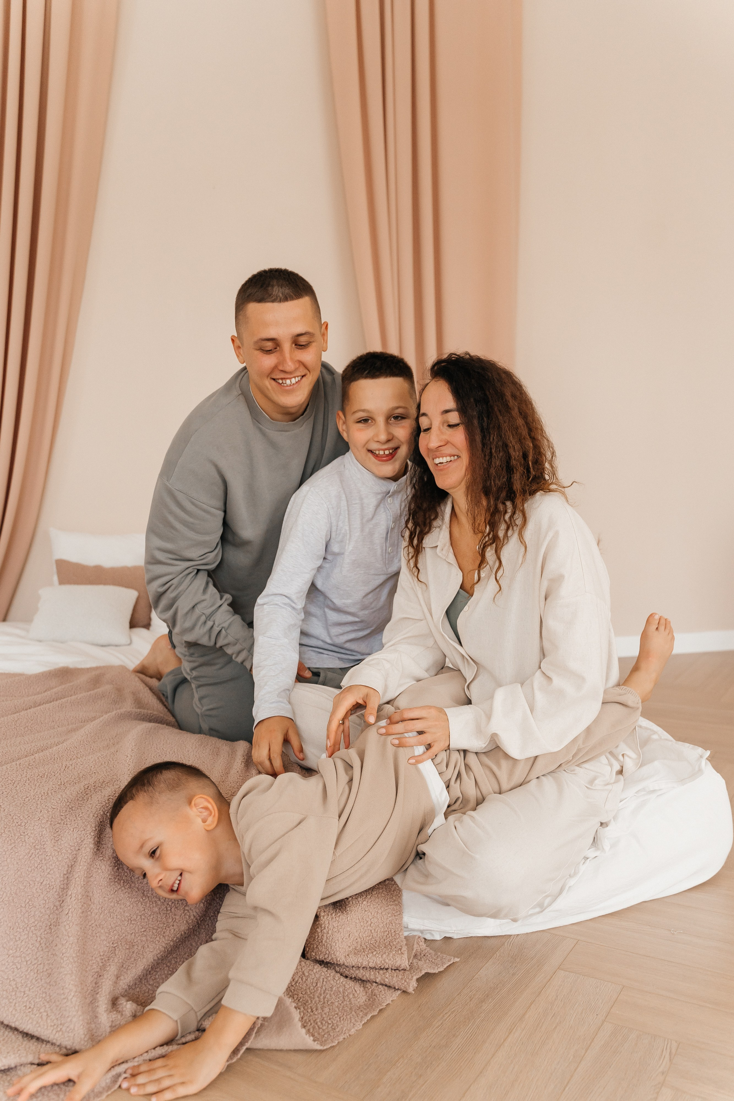 Илья, Вера, Сёма и Дима. Волик Мария