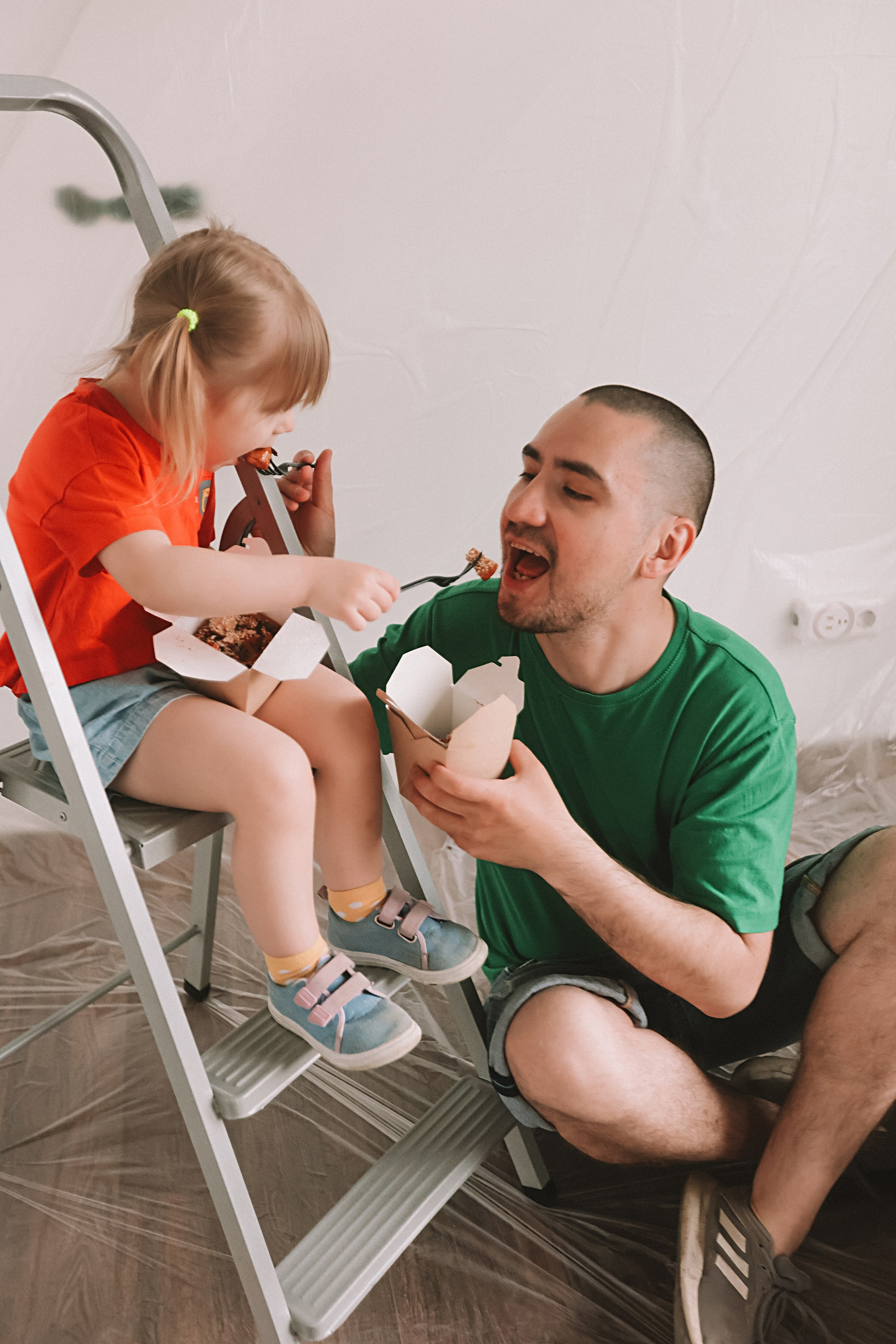 Ремонт. Семейный фотограф Тюмень, фотограф на роды Салмина Мария