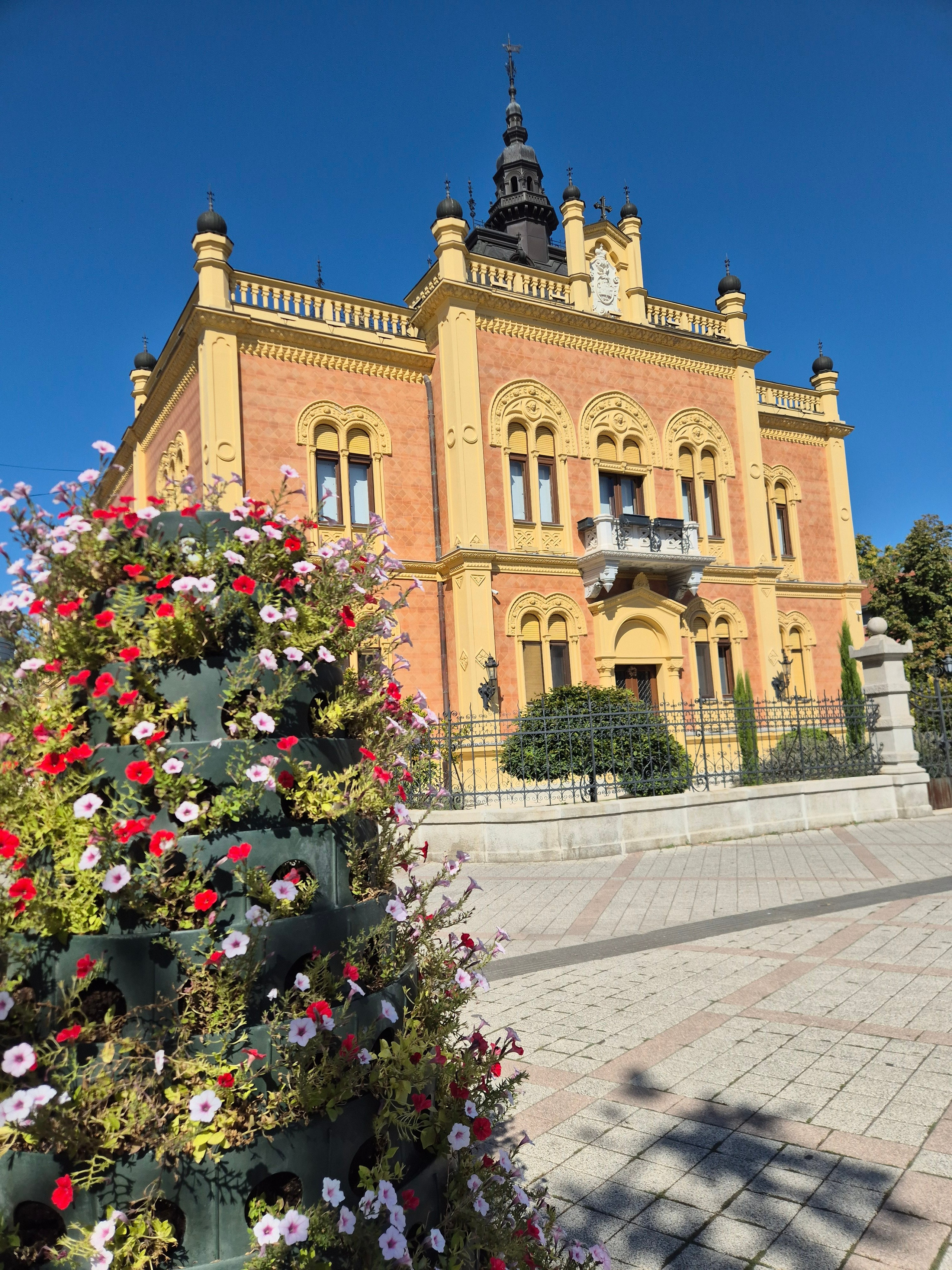 Епископский дворец