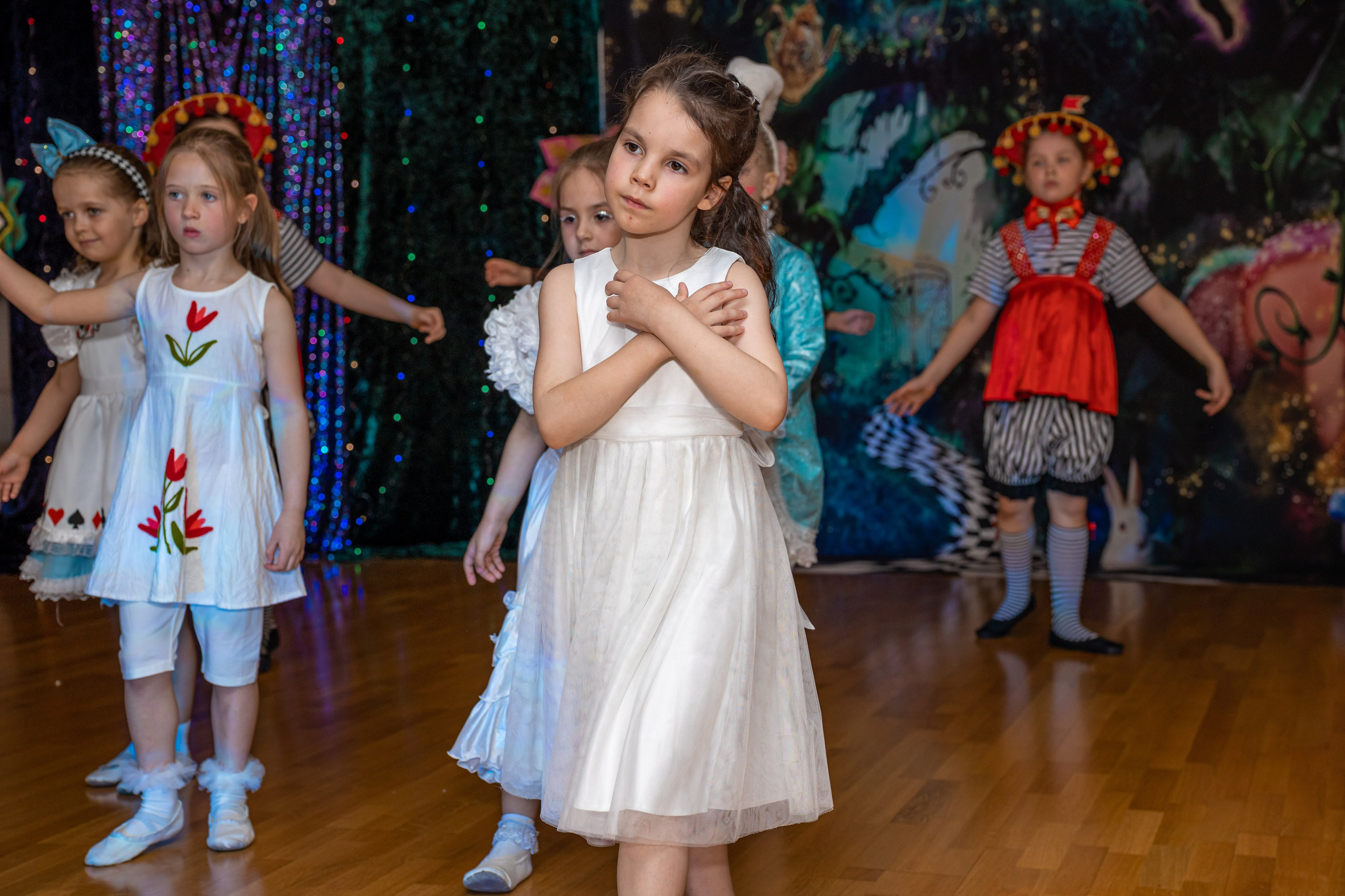 Фотосъемка детского выступления «Алиса в стране чудес». Ирина Носова - семейный и детский фотограф