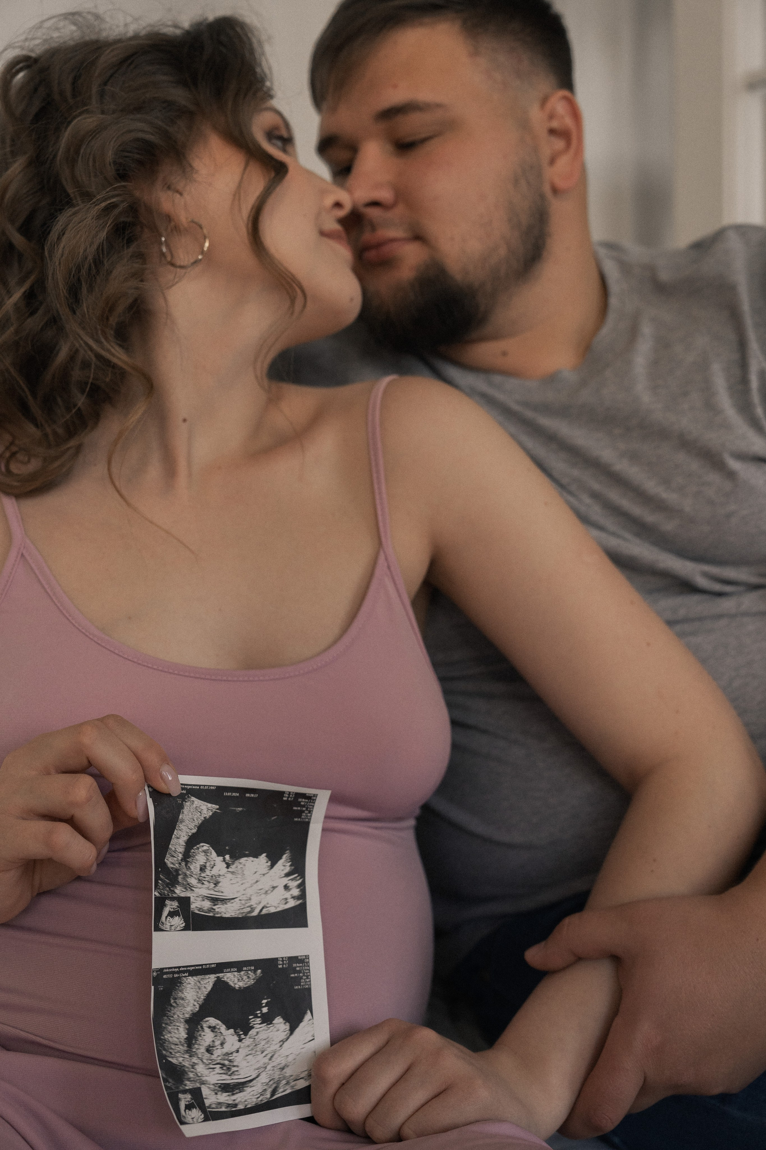 Семейная съемка в ожидании в студии WhiteGarden. Семейный фотограф Екатеринбург Татьяна Девятых