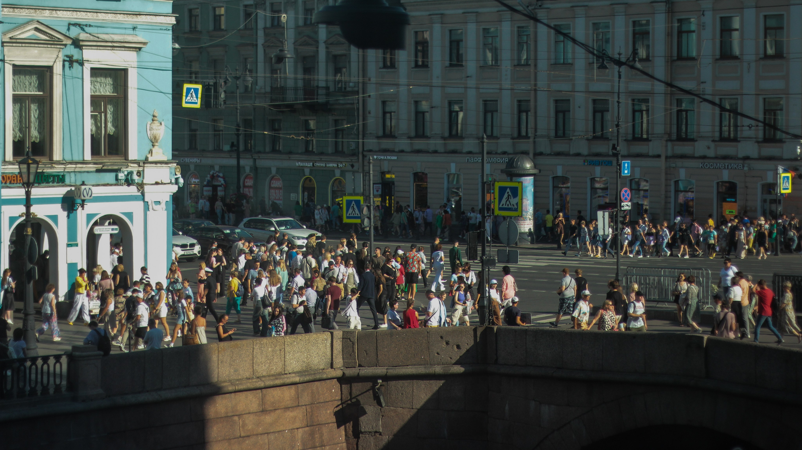 Казанский собор и Дом Книги. Портретный фотограф DanilNabody