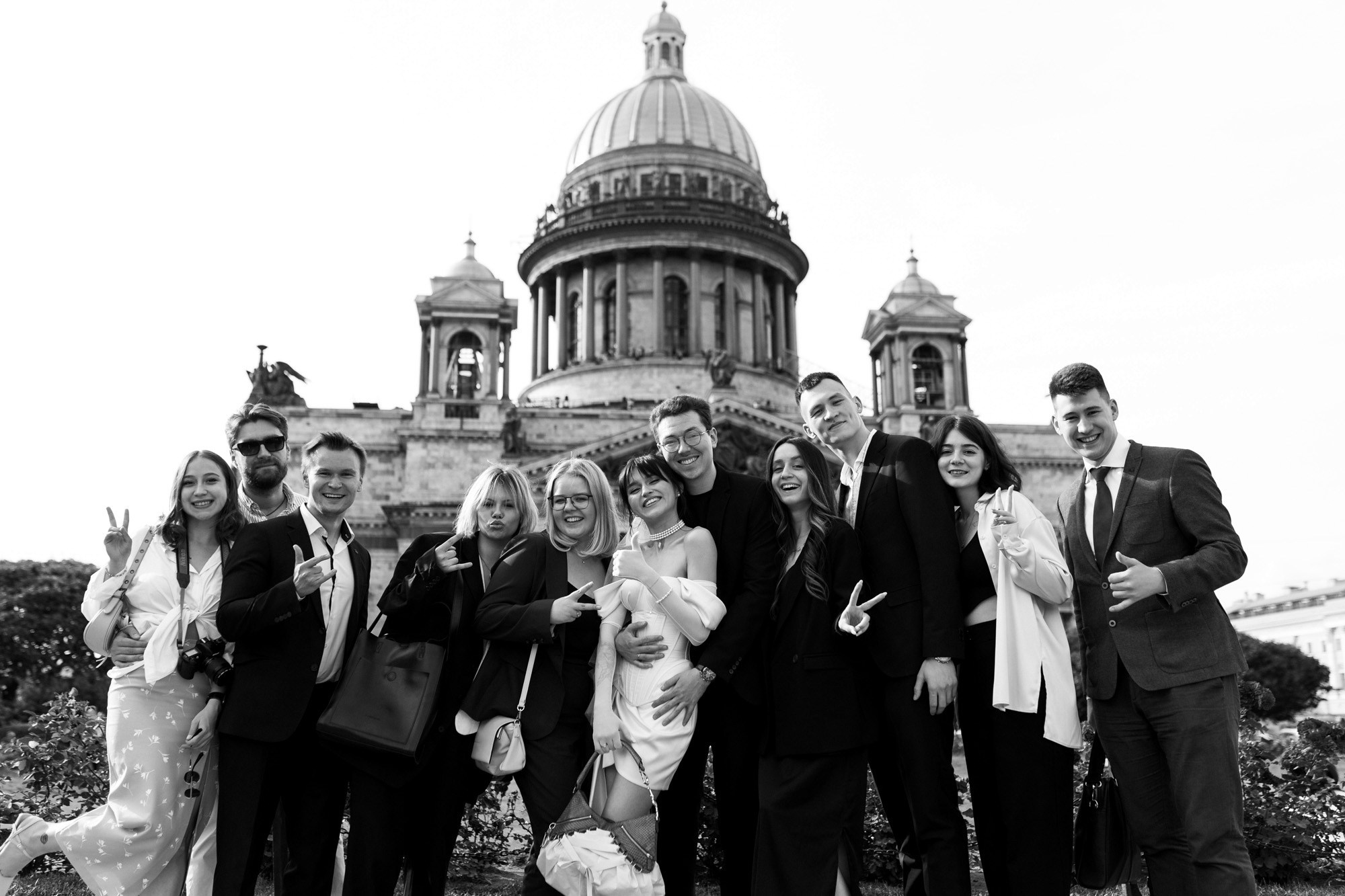 Свадебная фотосессия на Исаакиевской площади. Свадебный фотограф СПБ