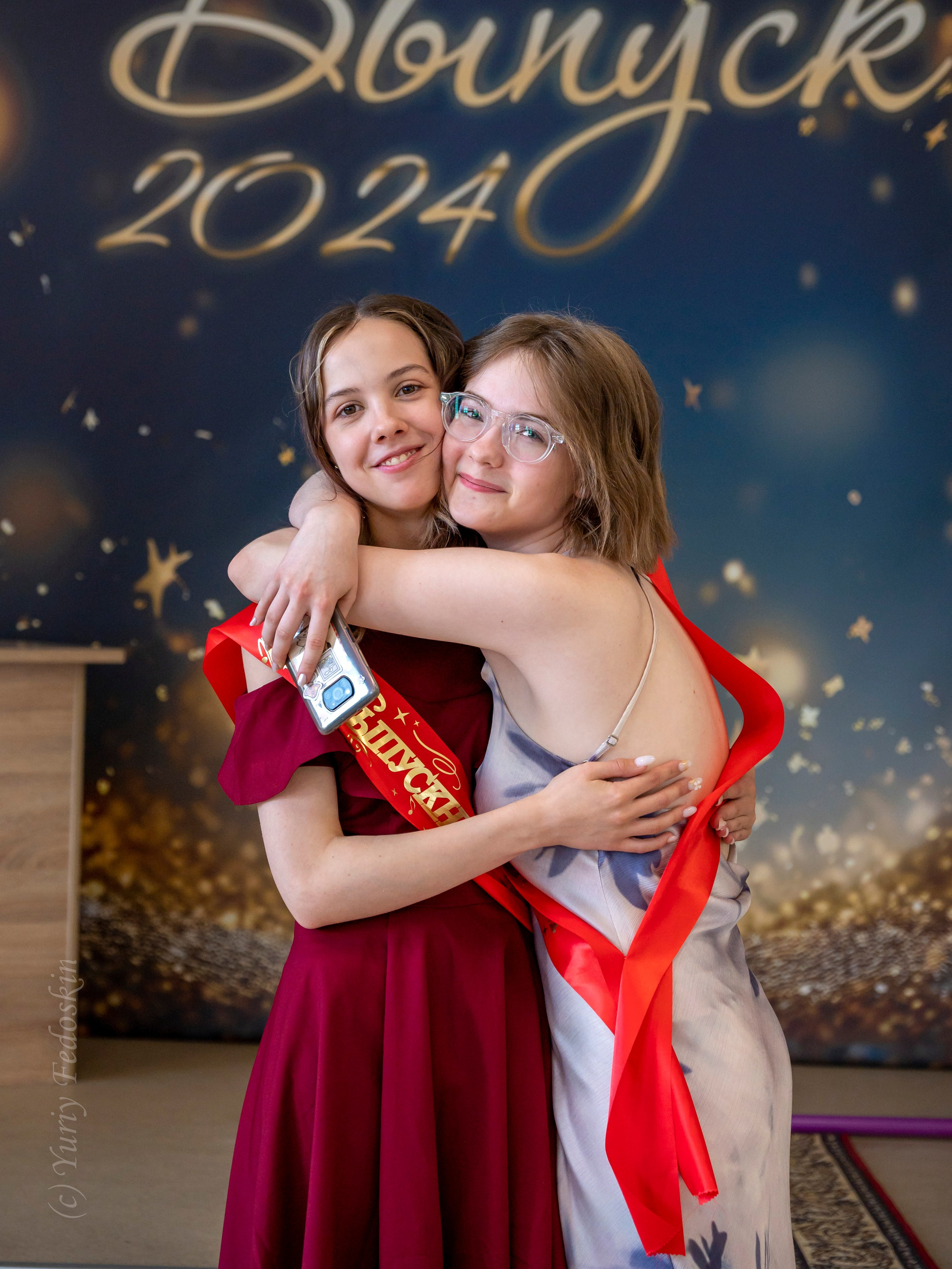 Репортаж о выпускном 9 классов в школе № 7 города Королёва, 26.06.24г. Профессиональный фотограф интерьеров в Москве Юрий Федоскин