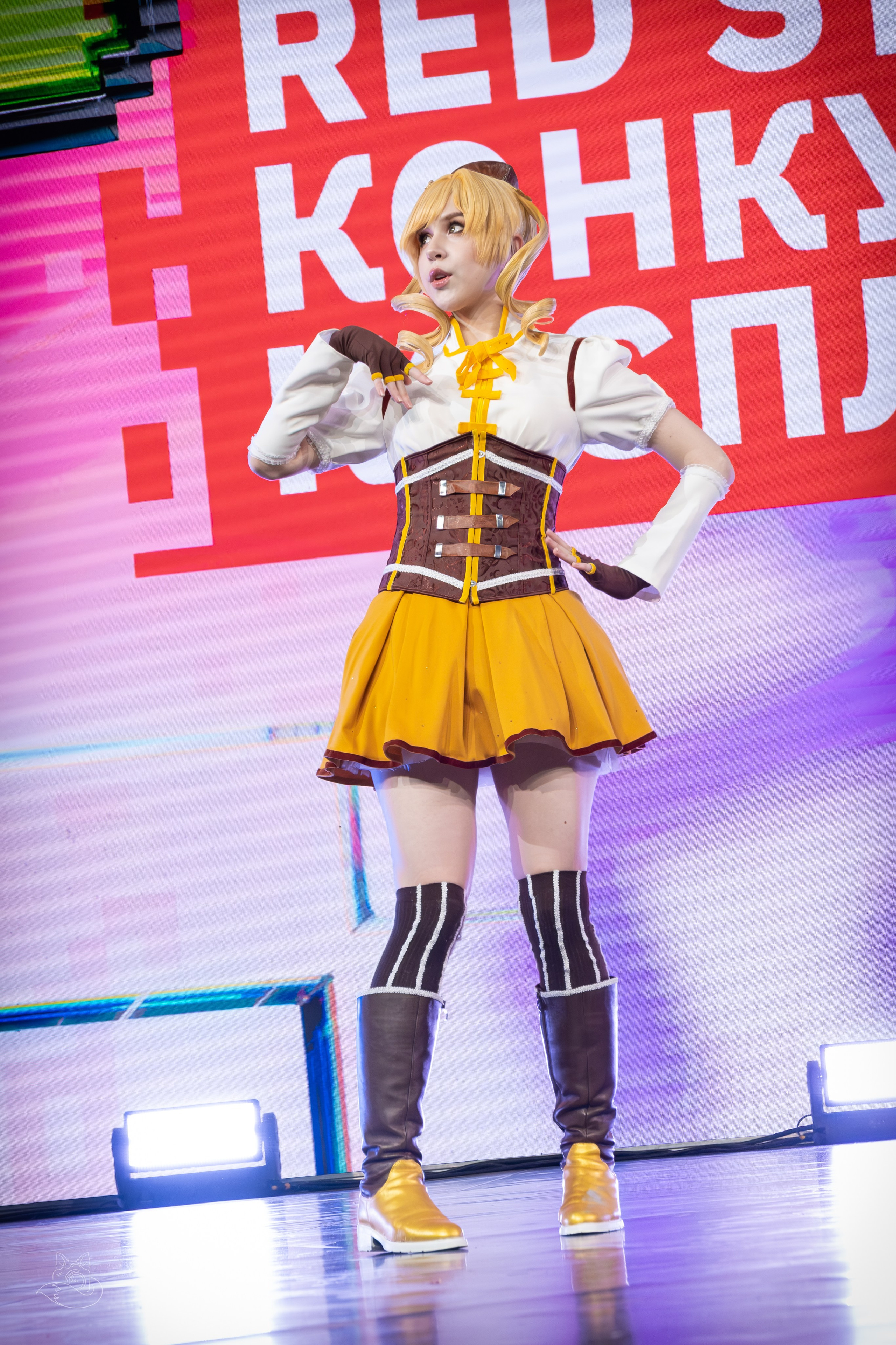 Сцена РЭД ЭКСПО 2024. Косплей фотограф