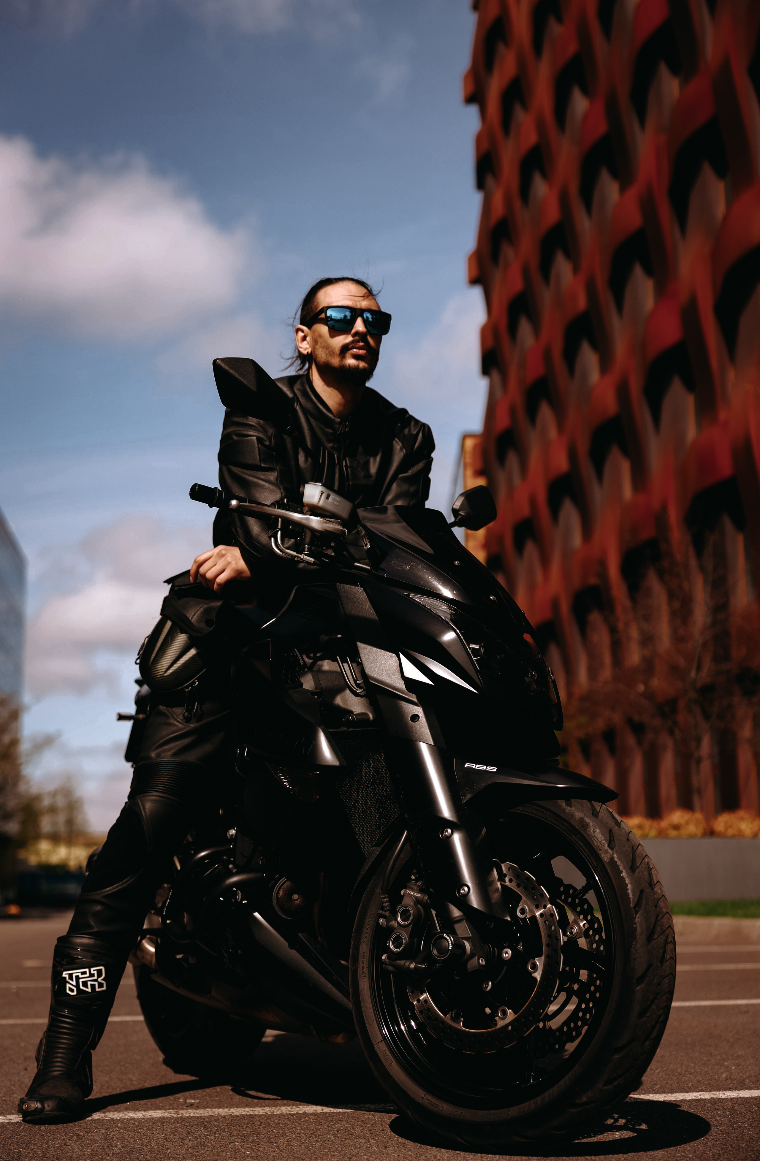 МОТО. Женский и свадебный фотограф в Санкт-Петербурге Элизабет Ланцова. Будуарные съемки, свадебные съемки, лавстори, контент-съемка