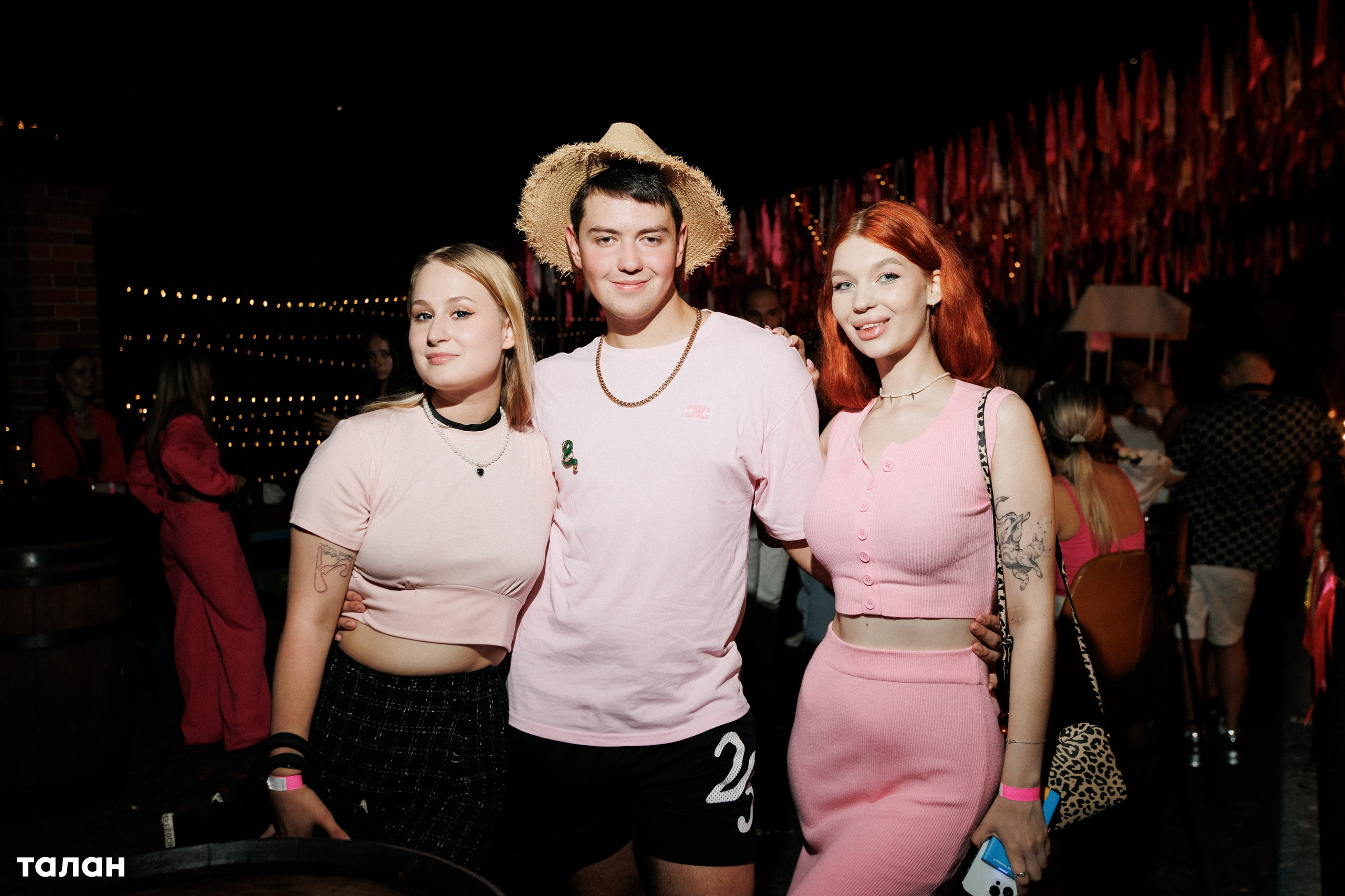 ВИНОТЕКА [бар+магаз] — BIRTHDAY PARTY. СВОИ. ФОТООТЧЕТЫ-СОБЫТИЯ-МЕСТА