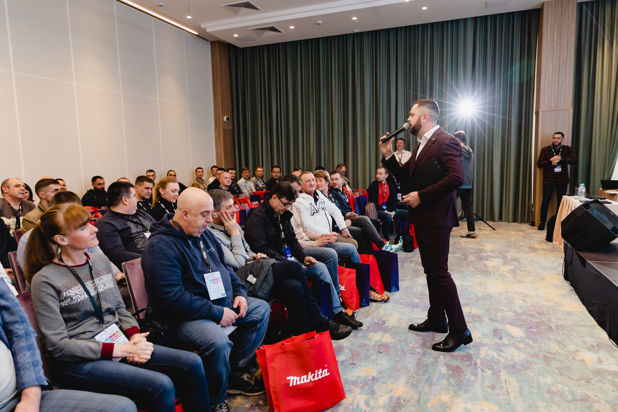 Репортажная фотосъёмка Краснодар , репортажный фотограф Краснодар, фотосъёмка выставки, фото репортаж, фотосъёмка конференция , фотограф Лагута Надежда, репортажный фотограф Краснодар. 