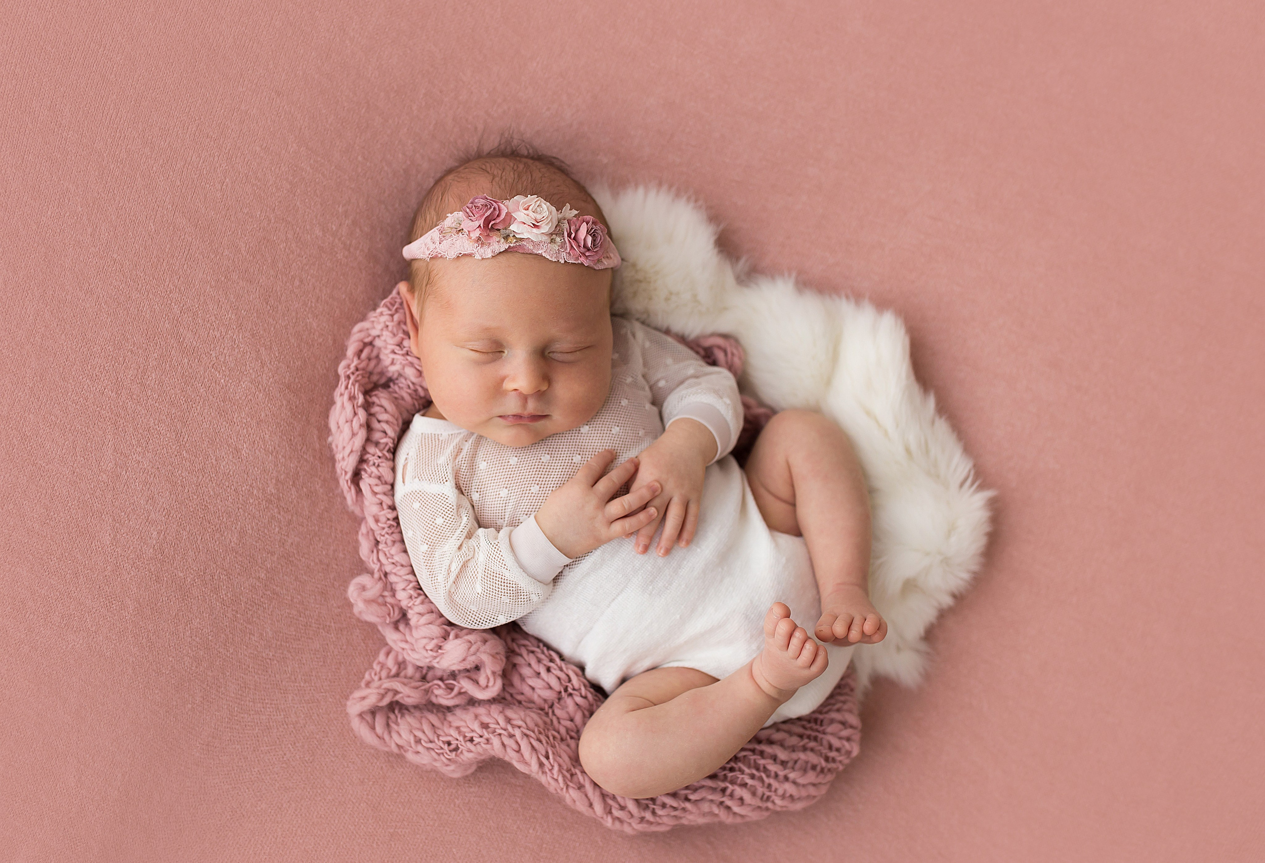 Фотосессия новорождённого. Фотограф новорождённых малышей и детский фотограф В Казани Лана Максим