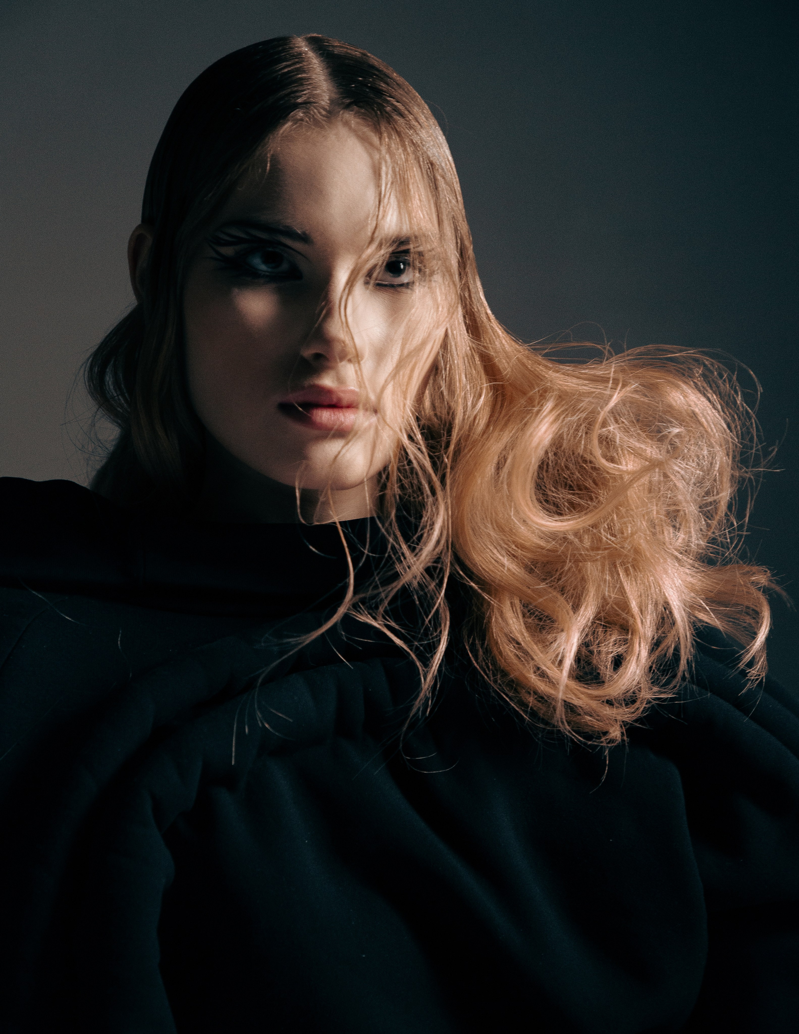 Красная линия | The Red Line. Портретный и репортажный фотограф в Астане Роман Григоров