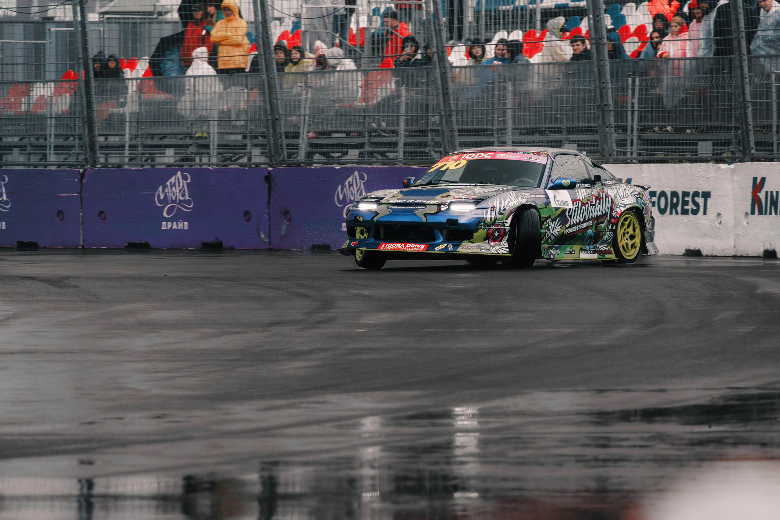 IDDC Этап 2: Бетонный Колизей и блогеры в деле