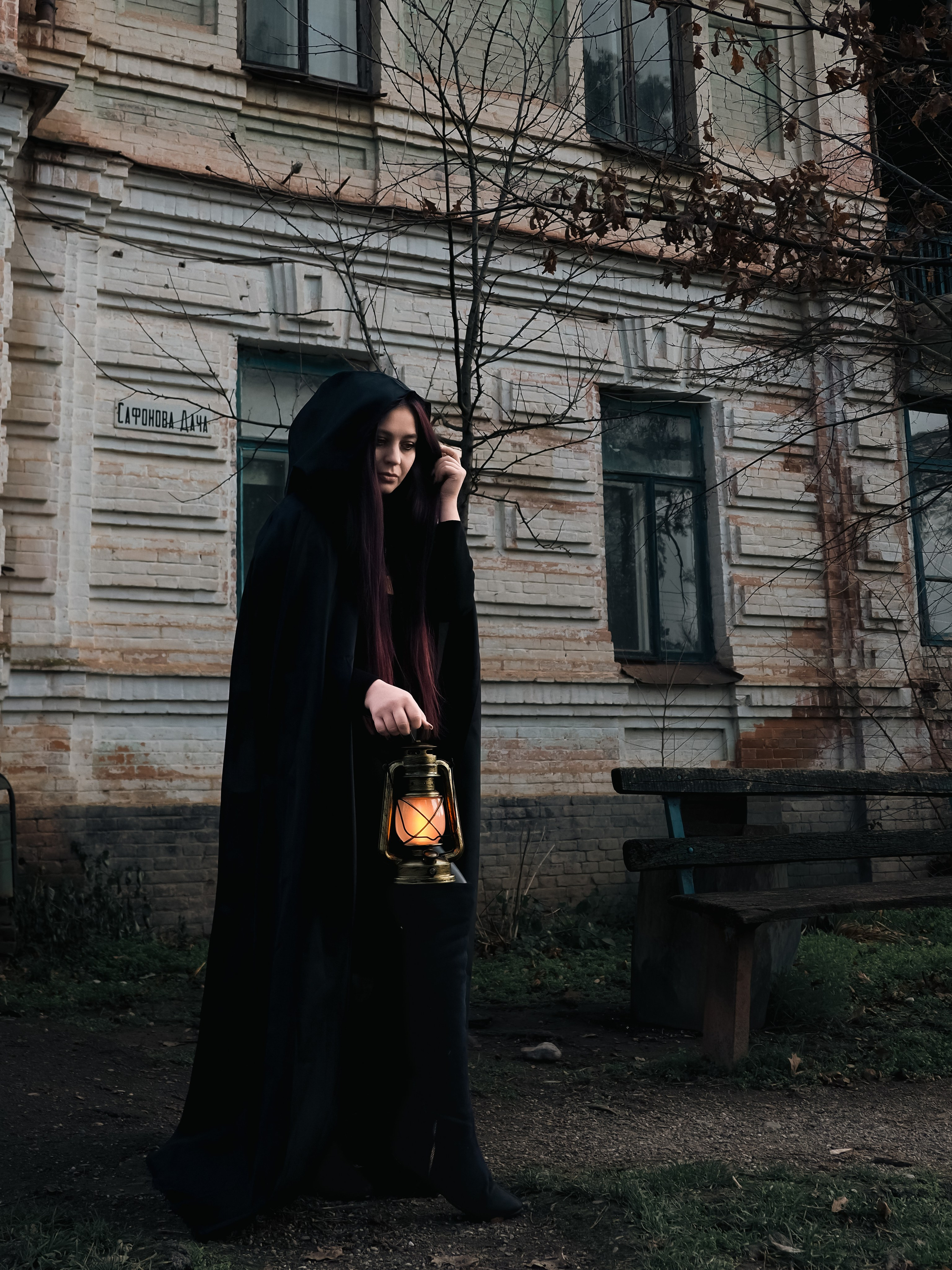 В балахоне. Профессиональная фотография от VladEstaf_StyloQArt: портреты, репортажи, семья