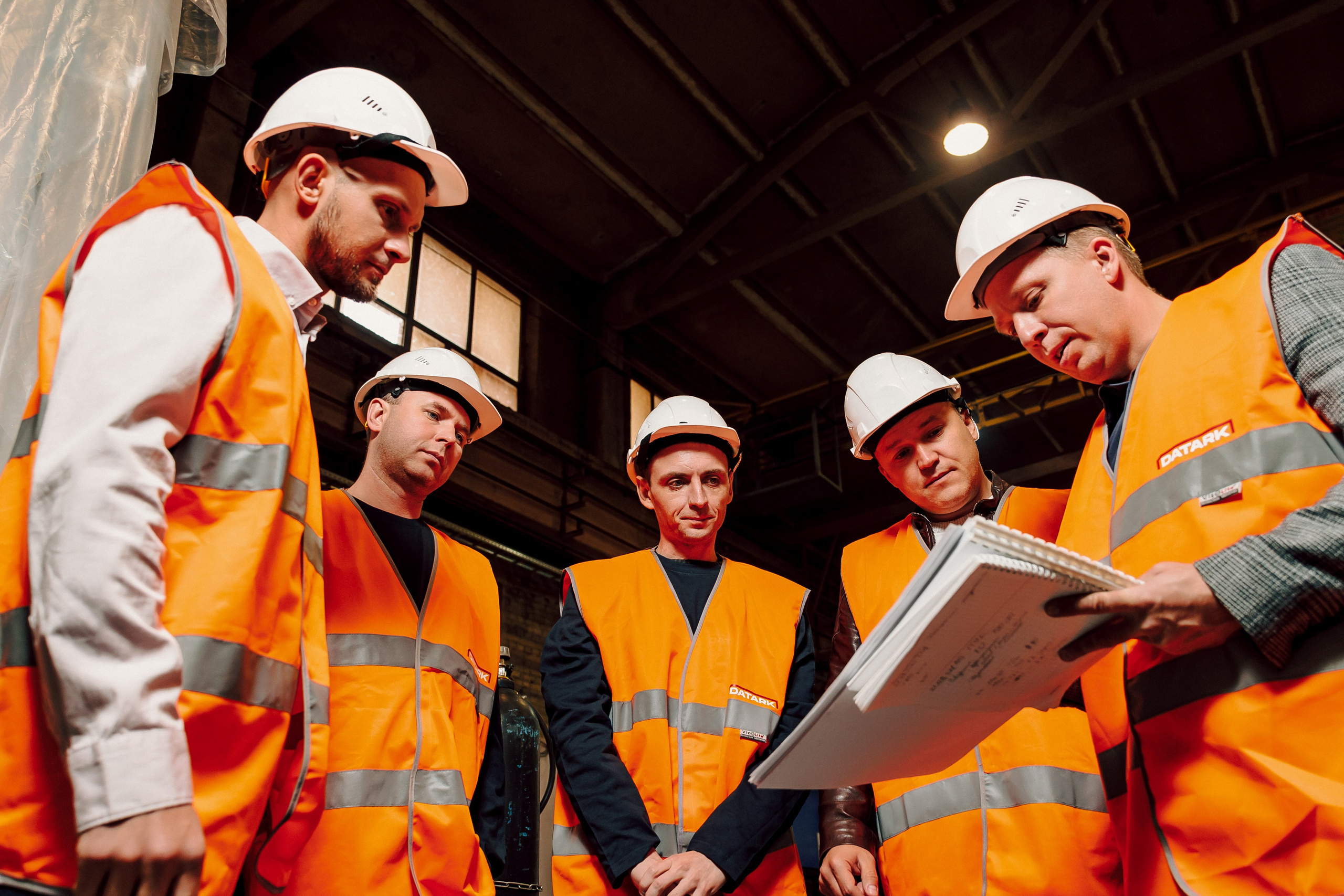 Datark — Совещание и производство. Лёшка Варзегов — фотограф