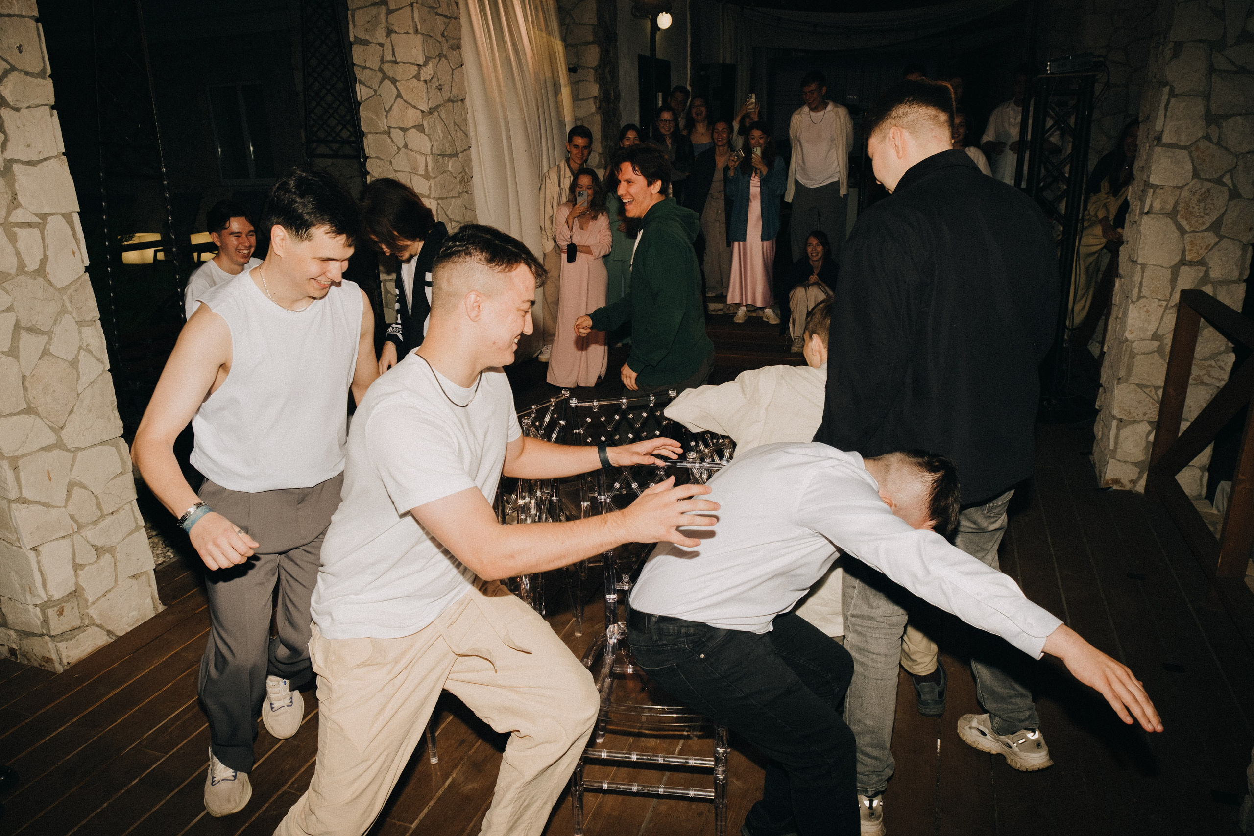 Молодые счастливые. Обо мне