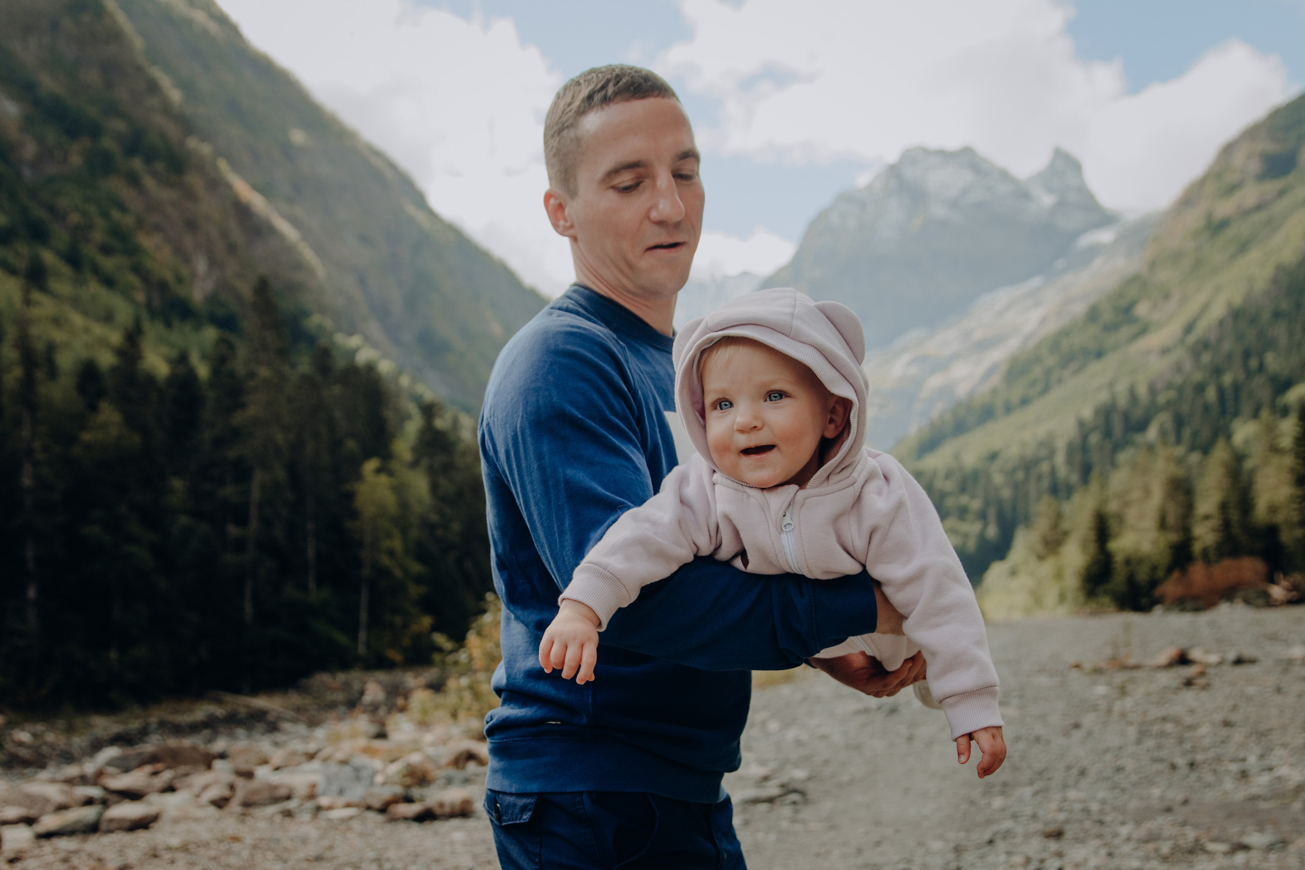 Юля с семьей, Домбай. Портфолио